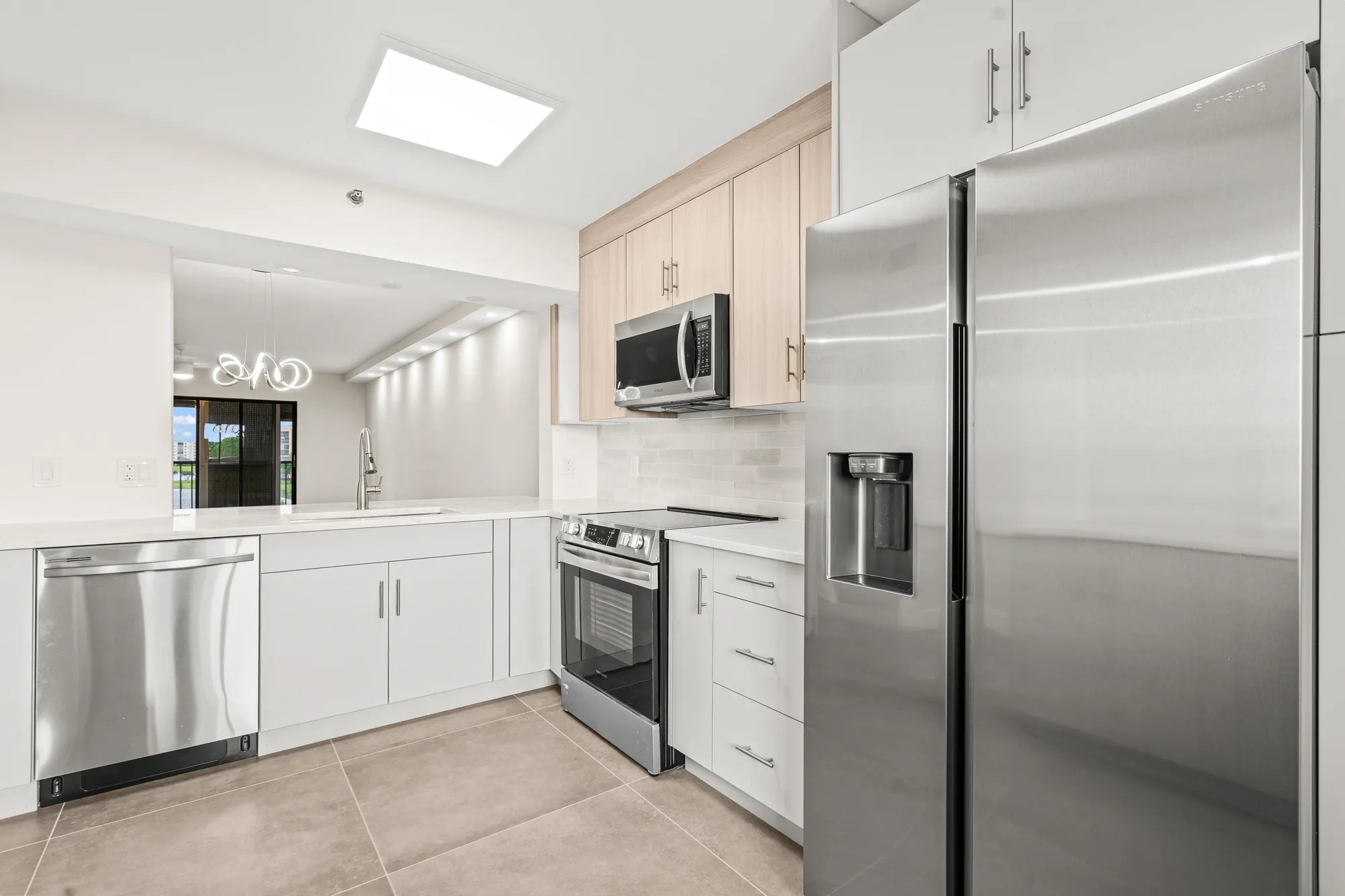 Property Slideshow image 2 of 32 | 14425 strathmore ln 505, Delray Beach, FL, 33446