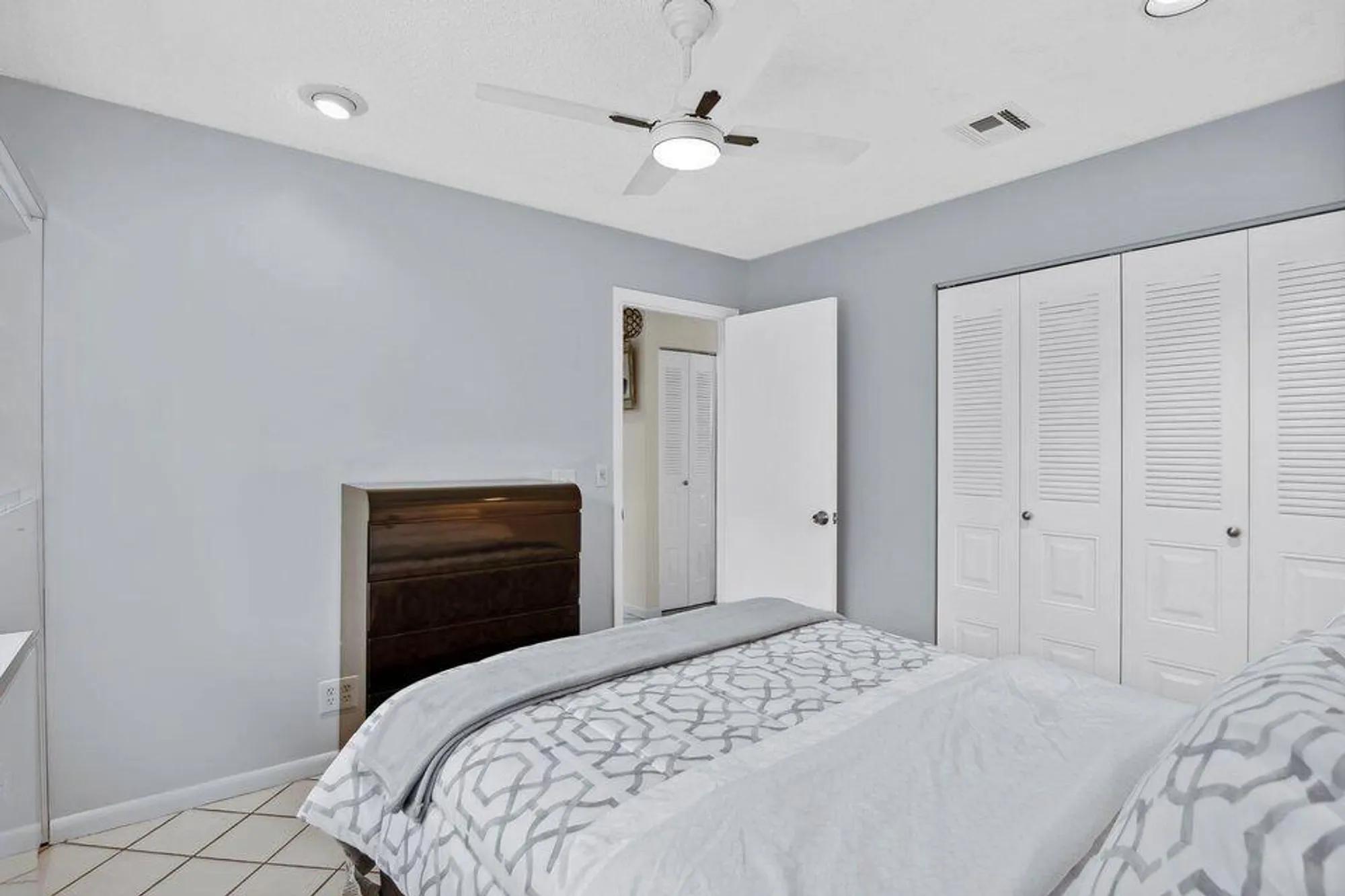 Property Slideshow image 16 of 34 | 6871 moonlit dr, Delray Beach, FL, 33446