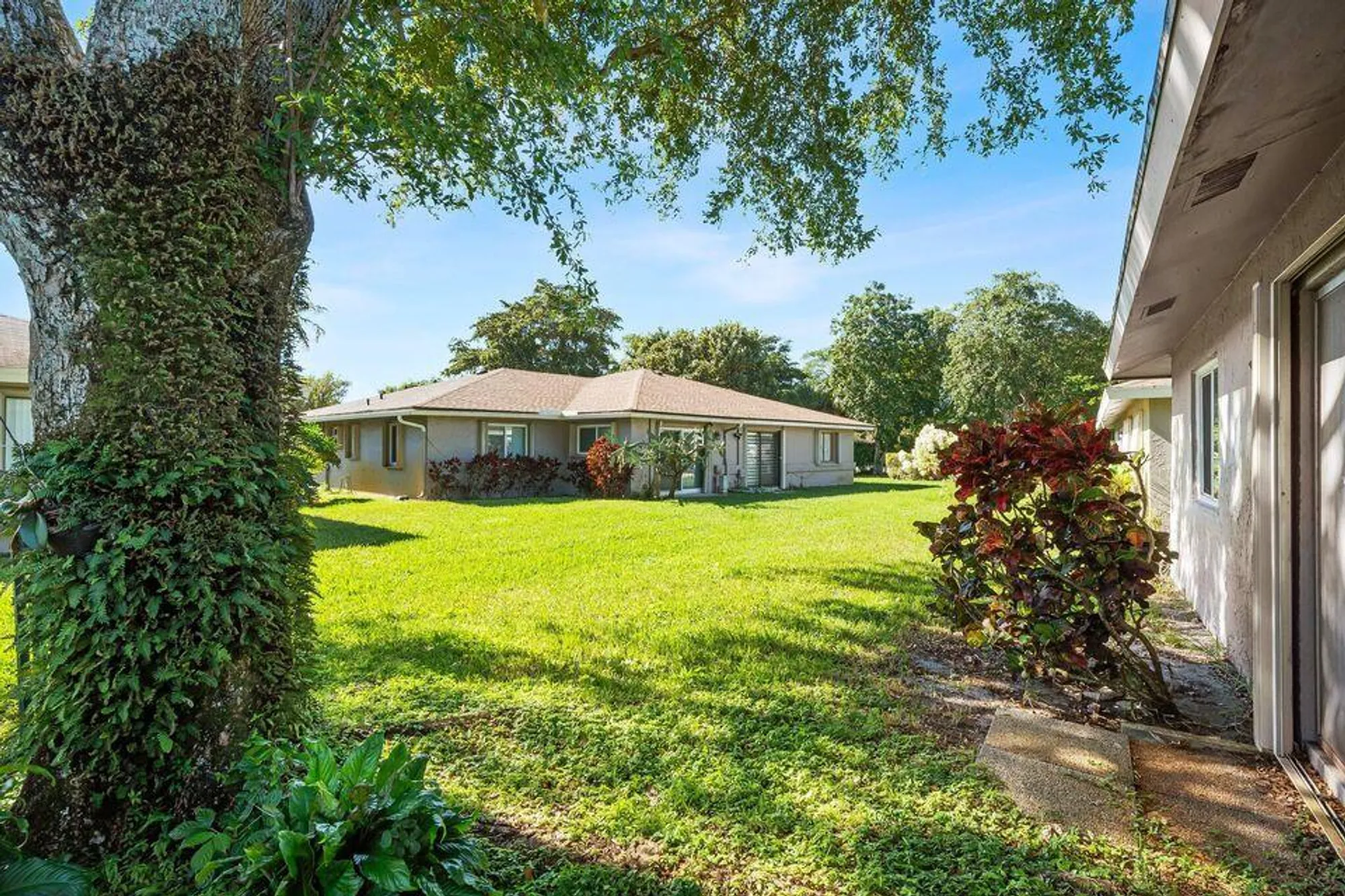 Property Slideshow image 25 of 34 | 6871 moonlit dr, Delray Beach, FL, 33446