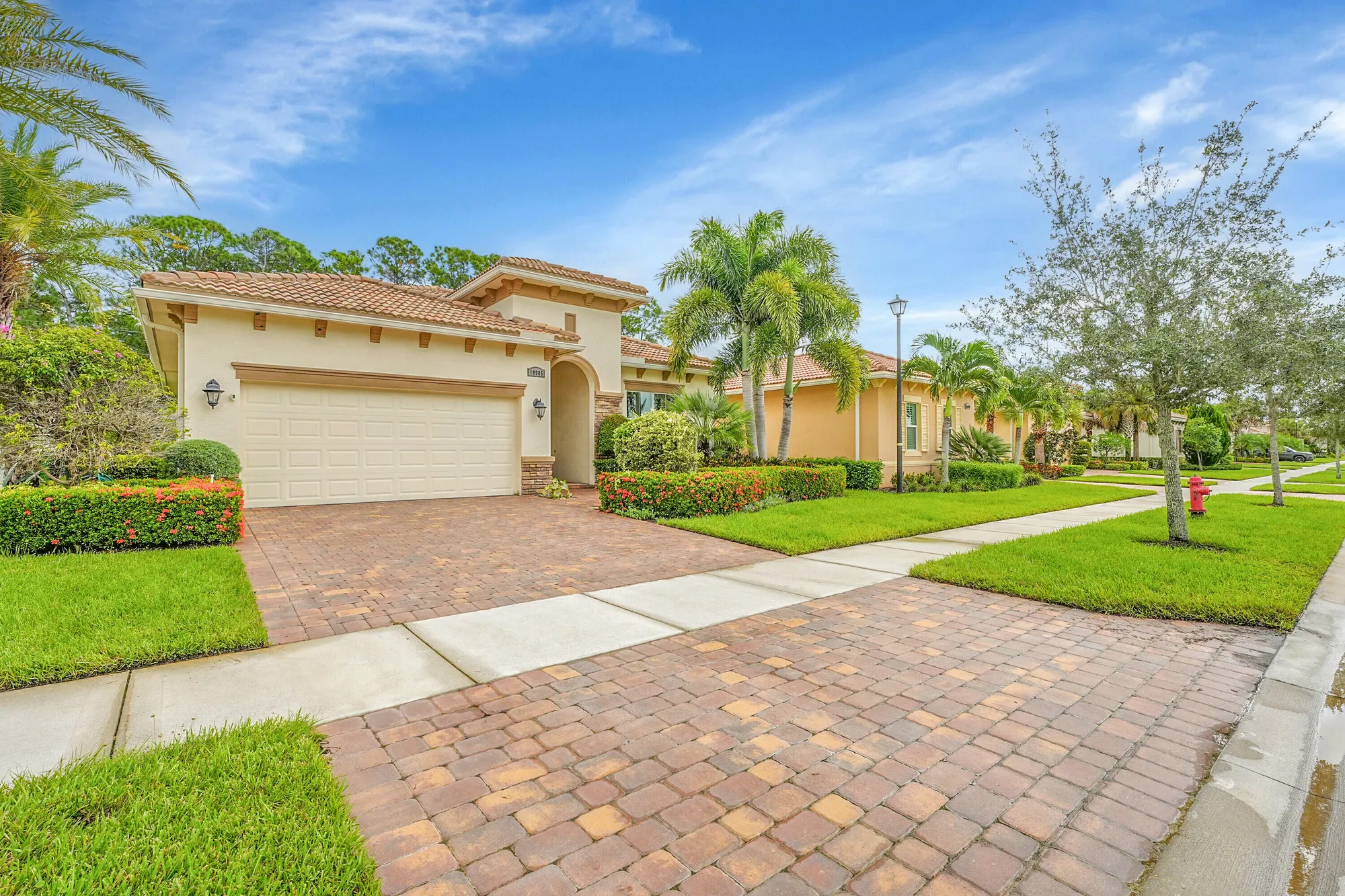 Property Slideshow image 4 of 48 | 10985 sw visconti way, Port Saint Lucie, FL, 34986