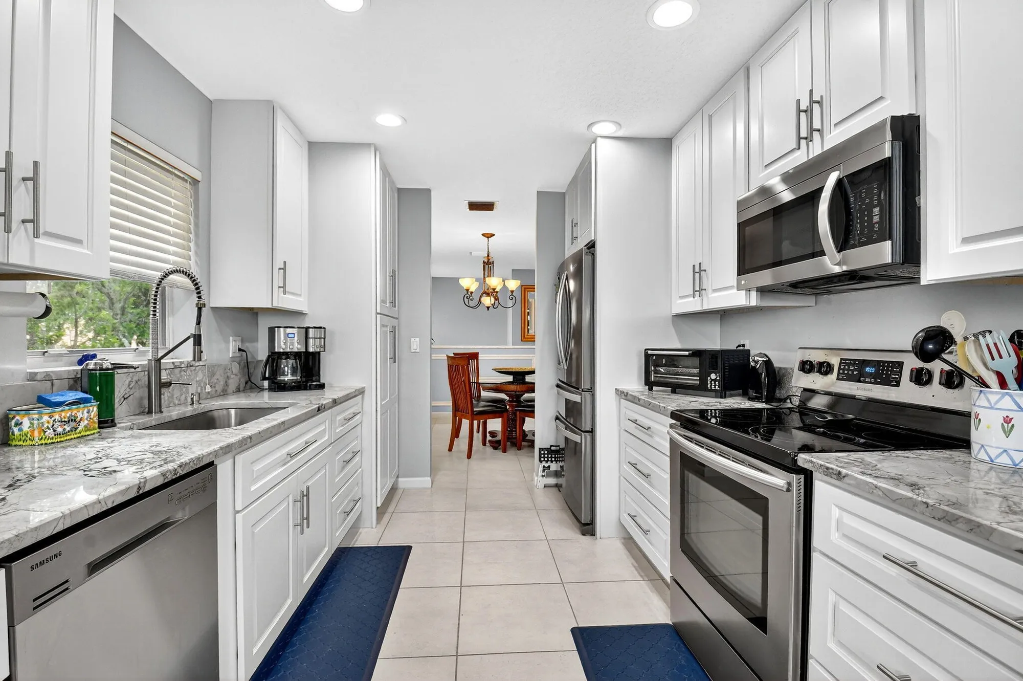 Property Slideshow image 10 of 91 | 12528 crystal pointe dr unit 202, Boynton Beach, FL, 33437