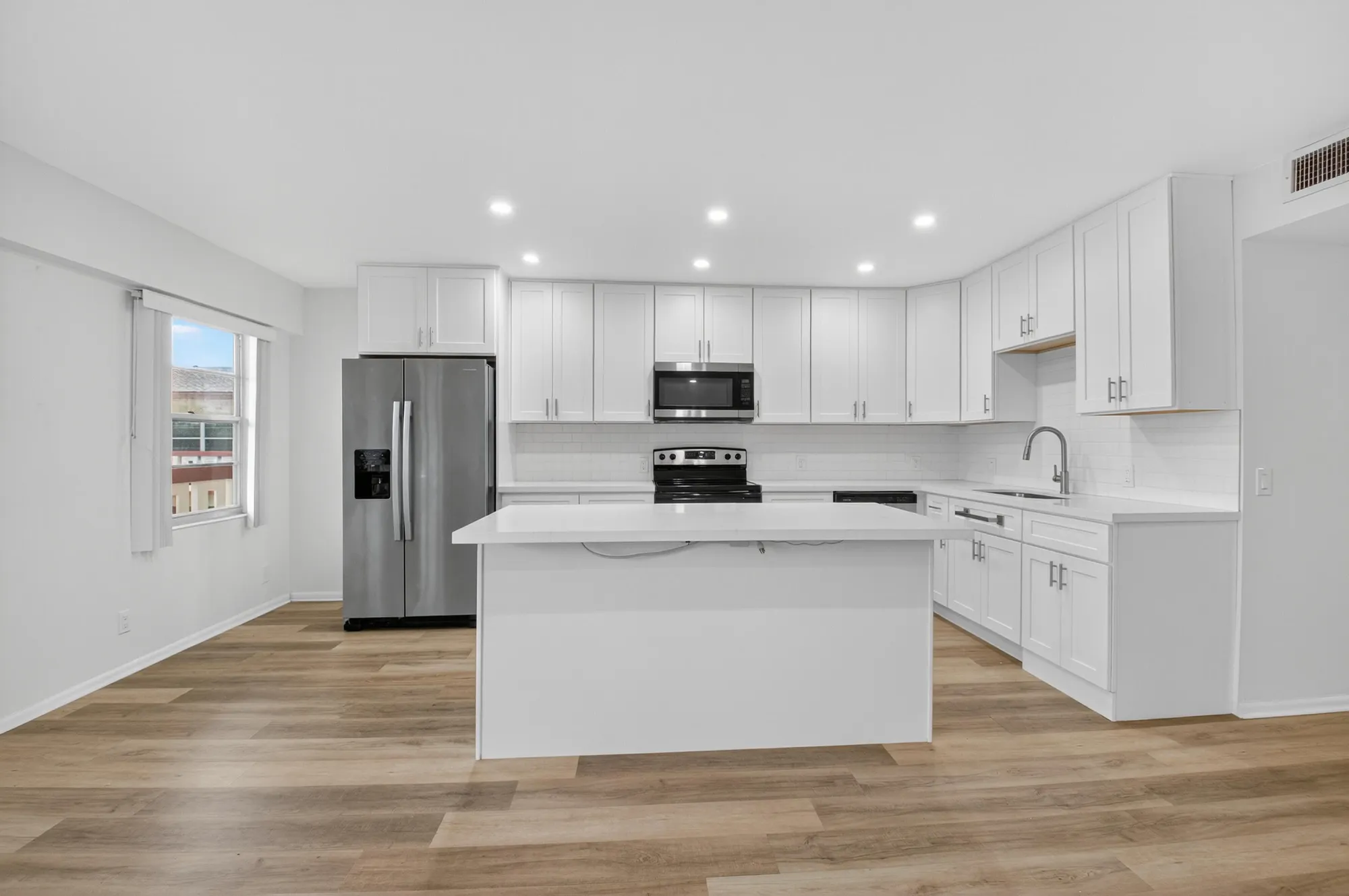 Property Slideshow image 4 of 20 | 125 brighton c, Boca Raton, FL, 33434