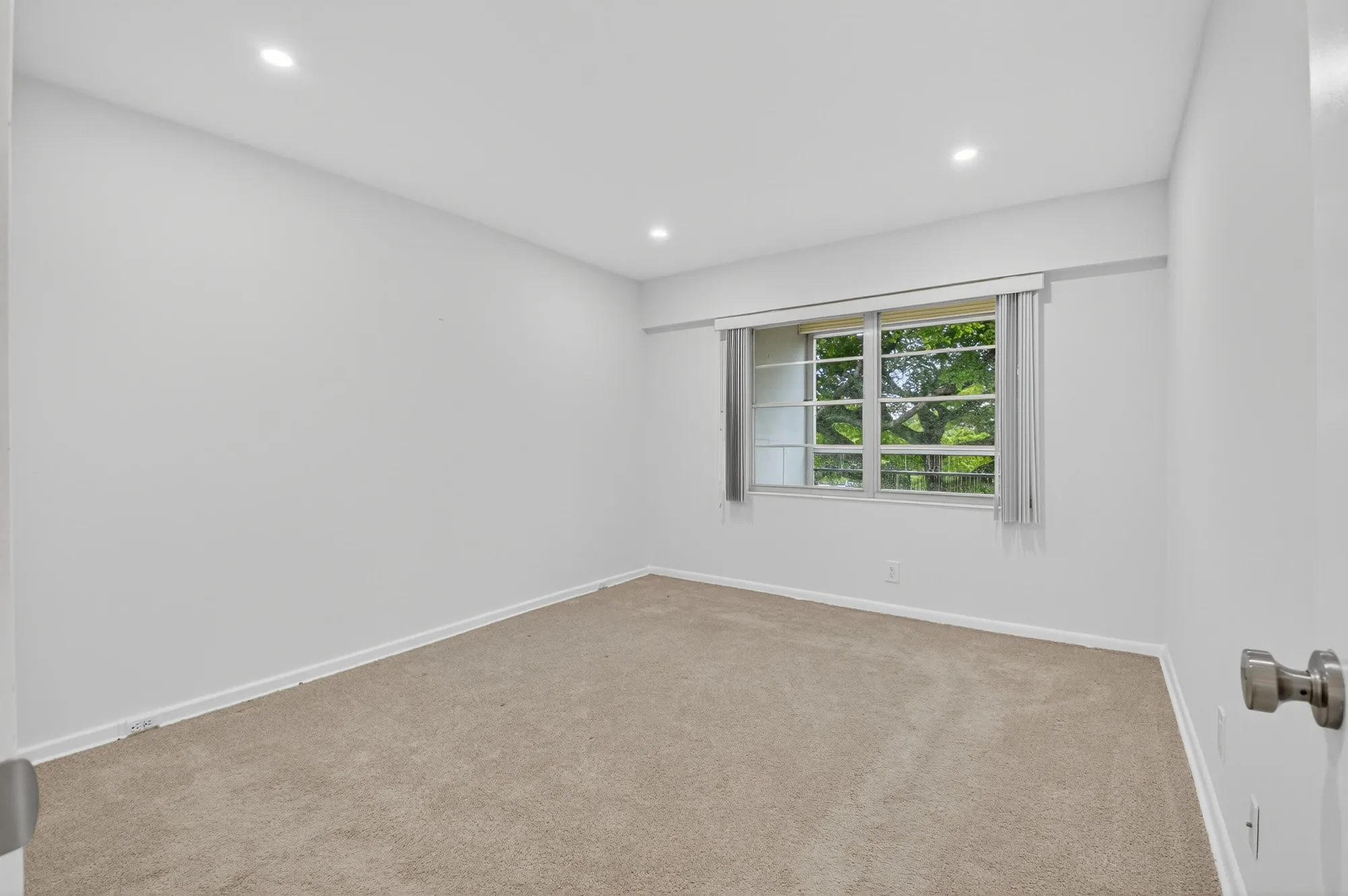 Property Slideshow image 12 of 20 | 125 brighton c, Boca Raton, FL, 33434