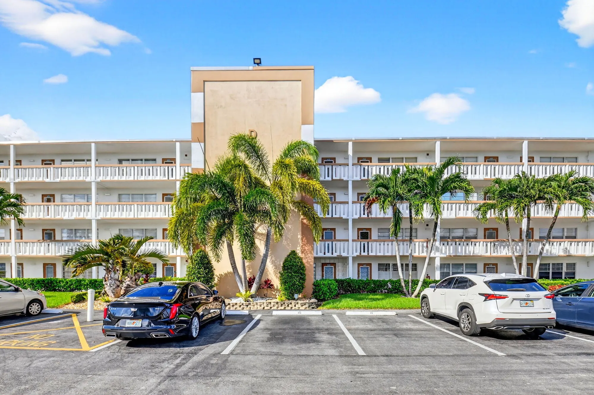 Property Slideshow image 1 of 33 | 1069 cornwall d d, Boca Raton, FL, 33434