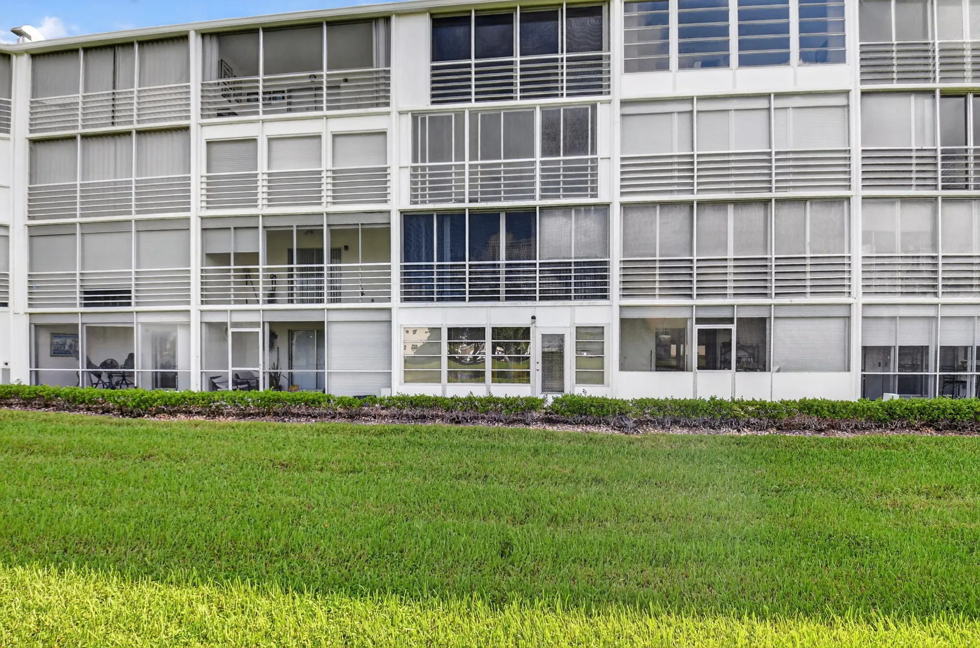 Property Slideshow image 15 of 33 | 1069 cornwall d d, Boca Raton, FL, 33434