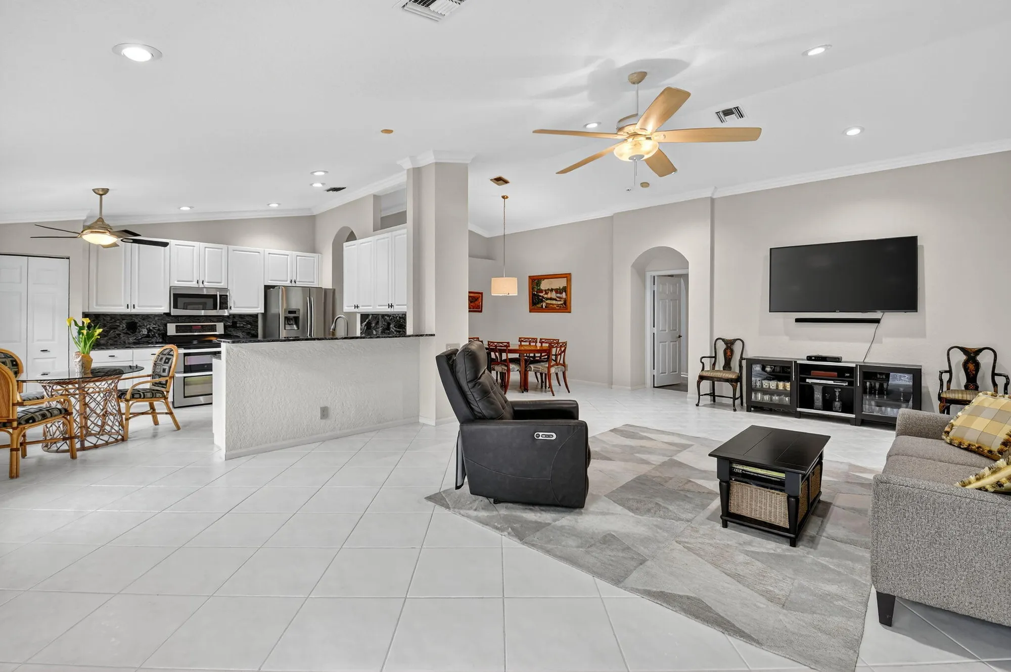 Property Slideshow image 16 of 82 | 6928 lismore ave, Boynton Beach, FL, 33437