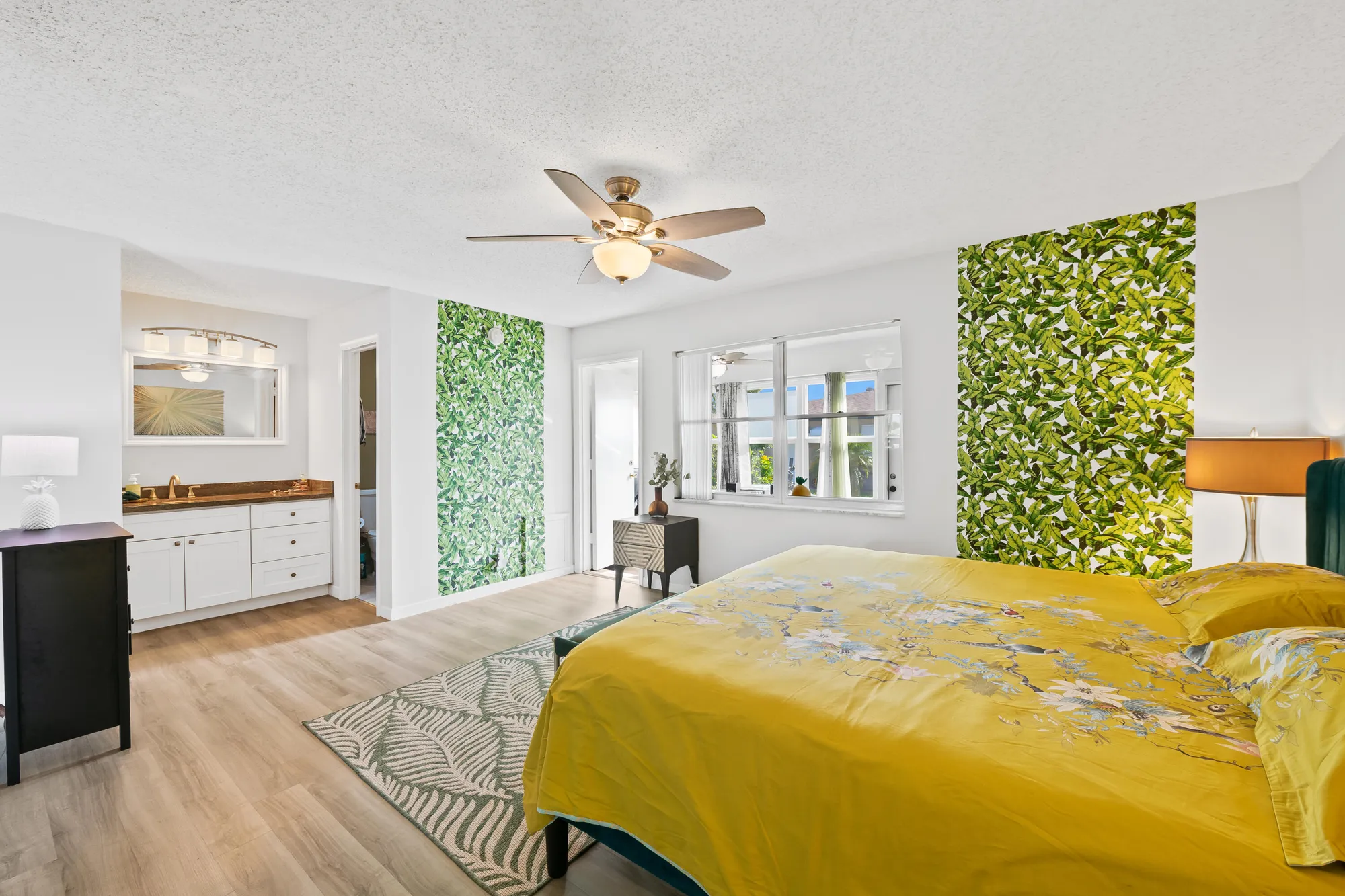 Property Slideshow image 10 of 24 | 1025 south dr b, Delray Beach, FL, 33445