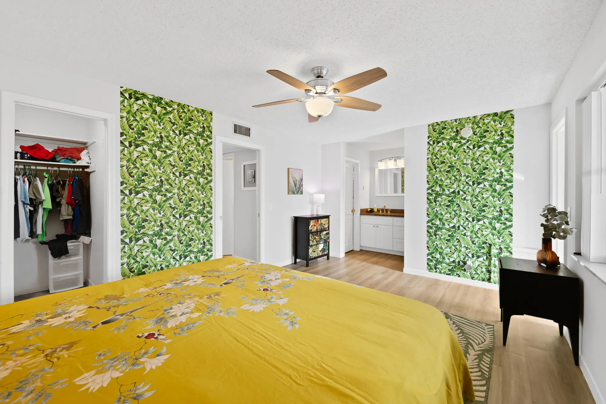 Property Slideshow image 11 of 24 | 1025 south dr b, Delray Beach, FL, 33445