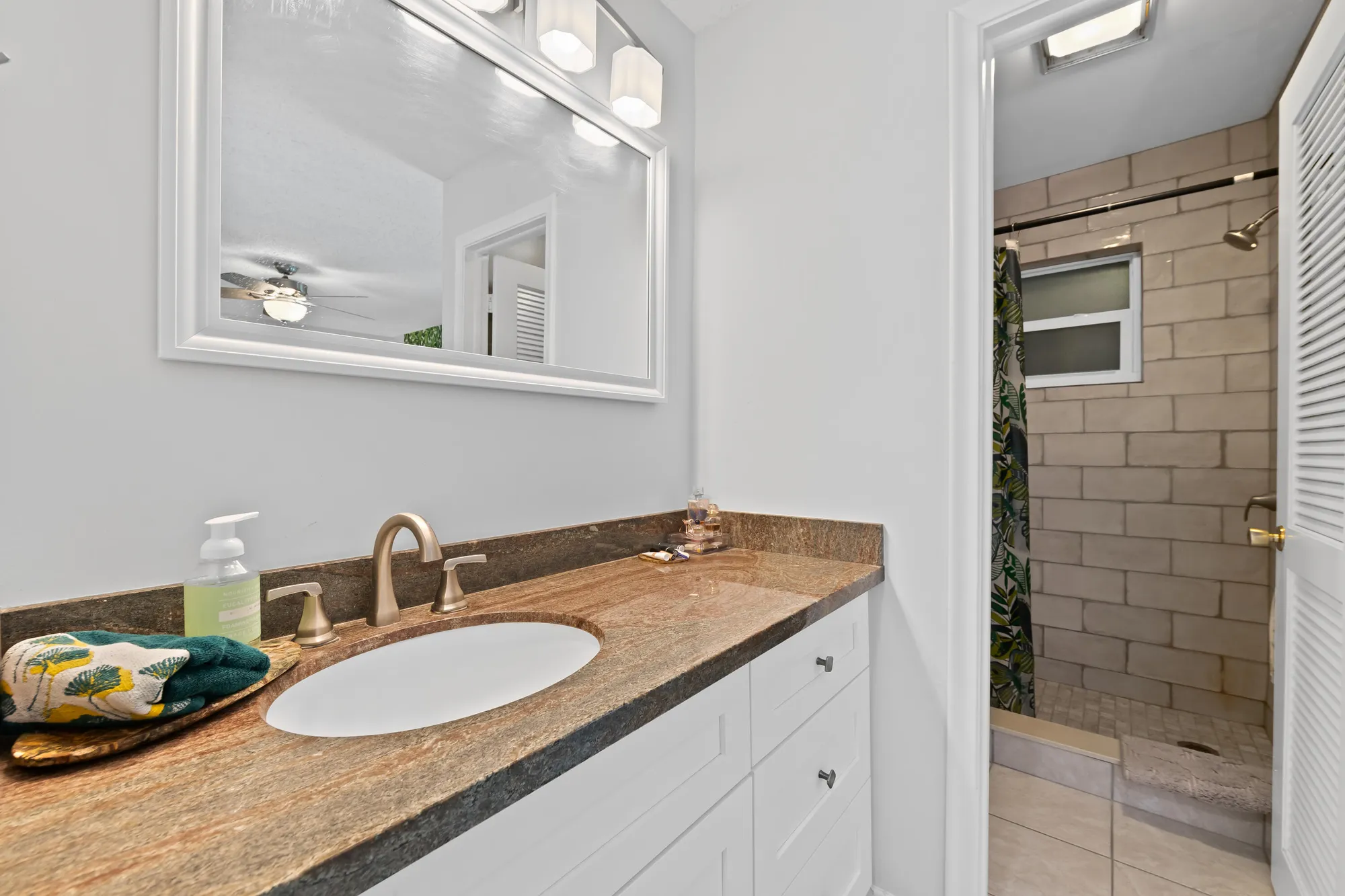 Property Slideshow image 12 of 24 | 1025 south dr b, Delray Beach, FL, 33445