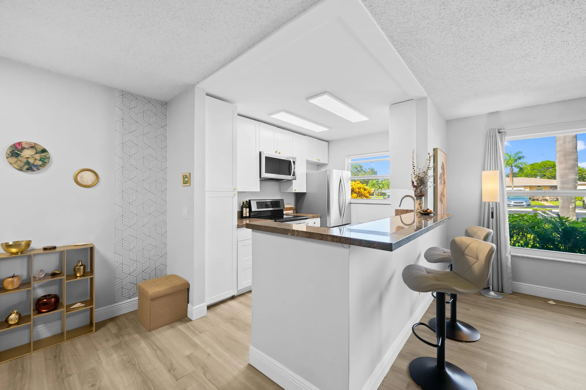 Property Slideshow image 6 of 24 | 1025 south dr b, Delray Beach, FL, 33445