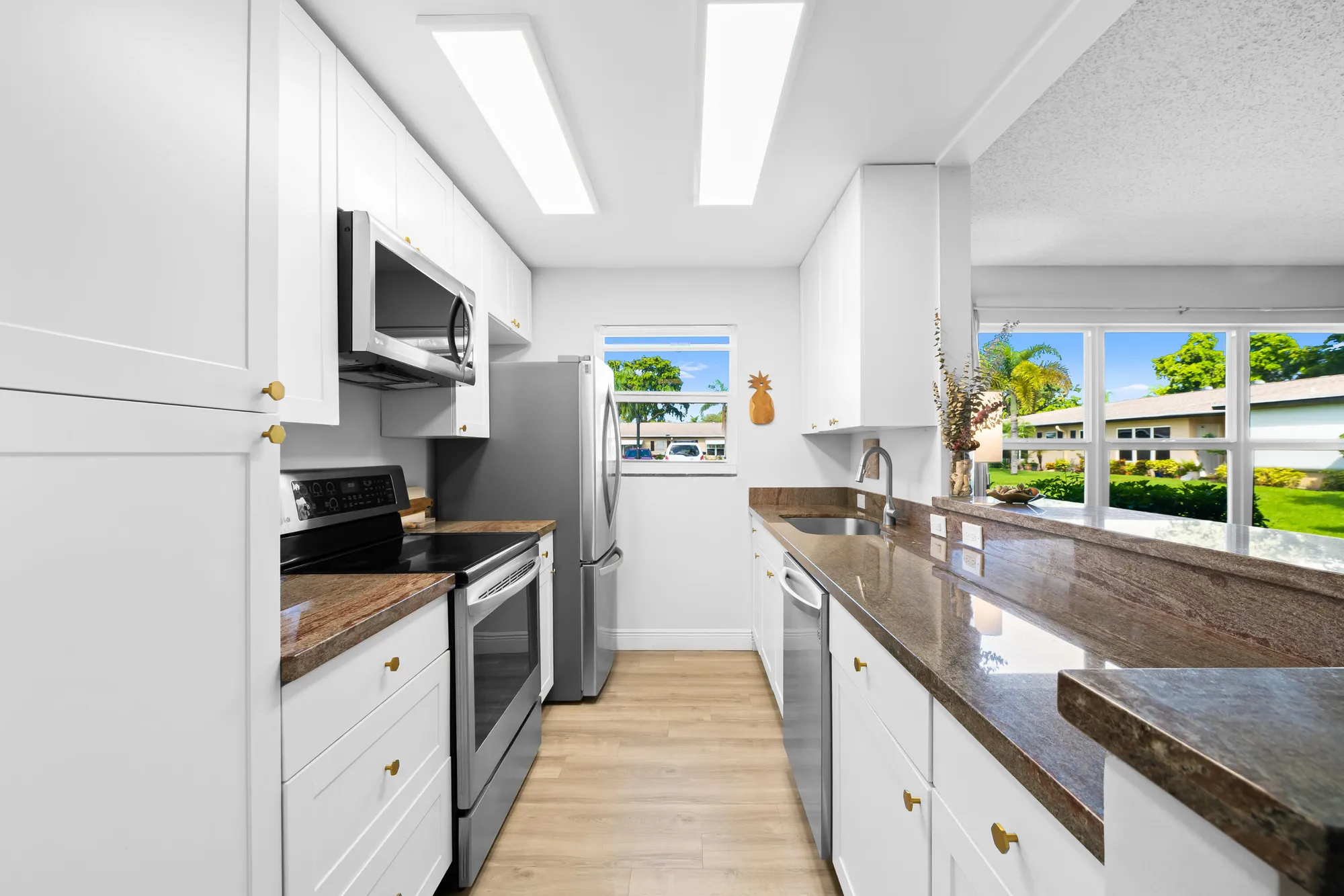Property Slideshow image 7 of 24 | 1025 south dr b, Delray Beach, FL, 33445