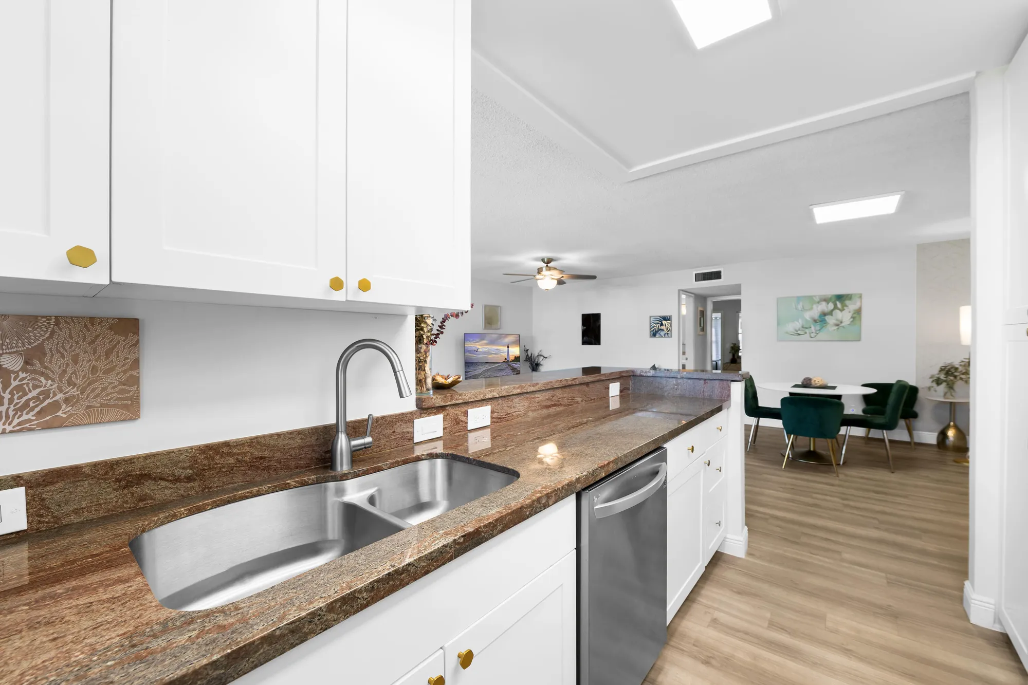 Property Slideshow image 9 of 24 | 1025 south dr b, Delray Beach, FL, 33445