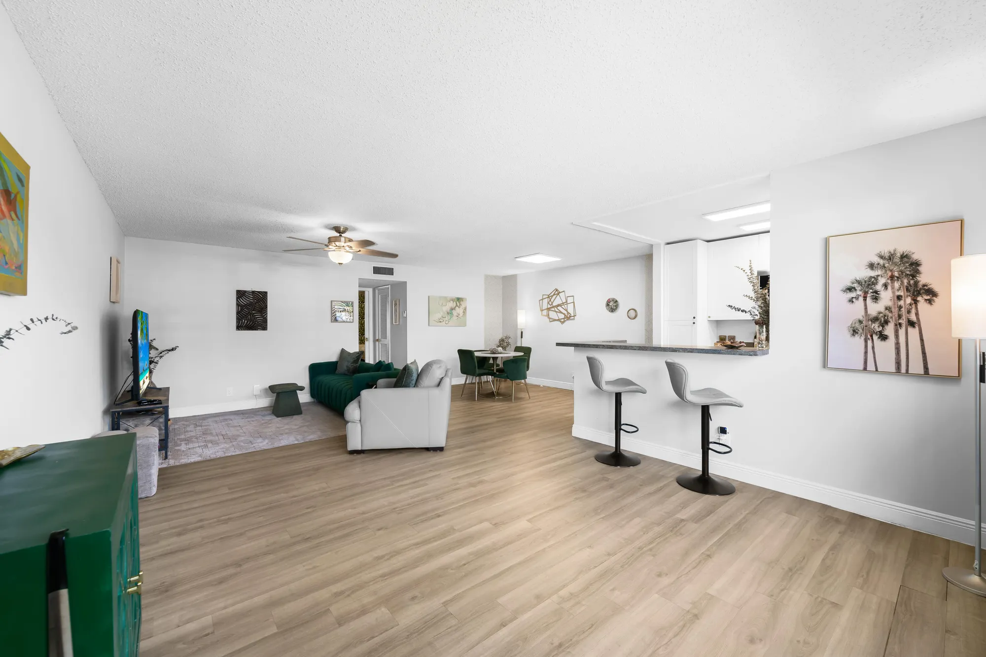 Property Slideshow image 2 of 24 | 1025 south dr b, Delray Beach, FL, 33445