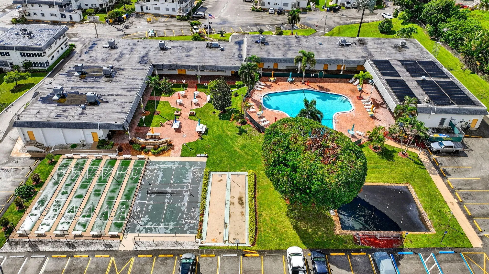 Property Slideshow image 43 of 49 | 3240 lake osborne dr 107, Lake Worth Beach, FL, 33461