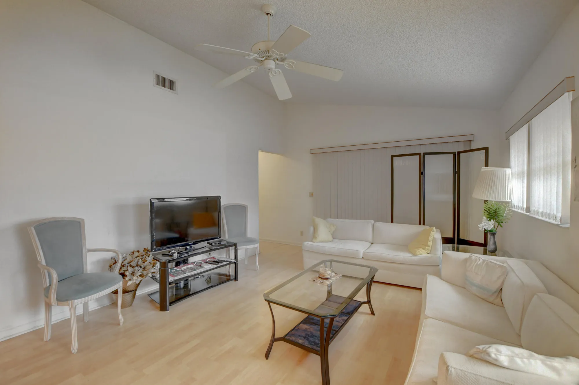 Property Slideshow image 13 of 40 | 8089 springtree rd, Boca Raton, FL, 33496