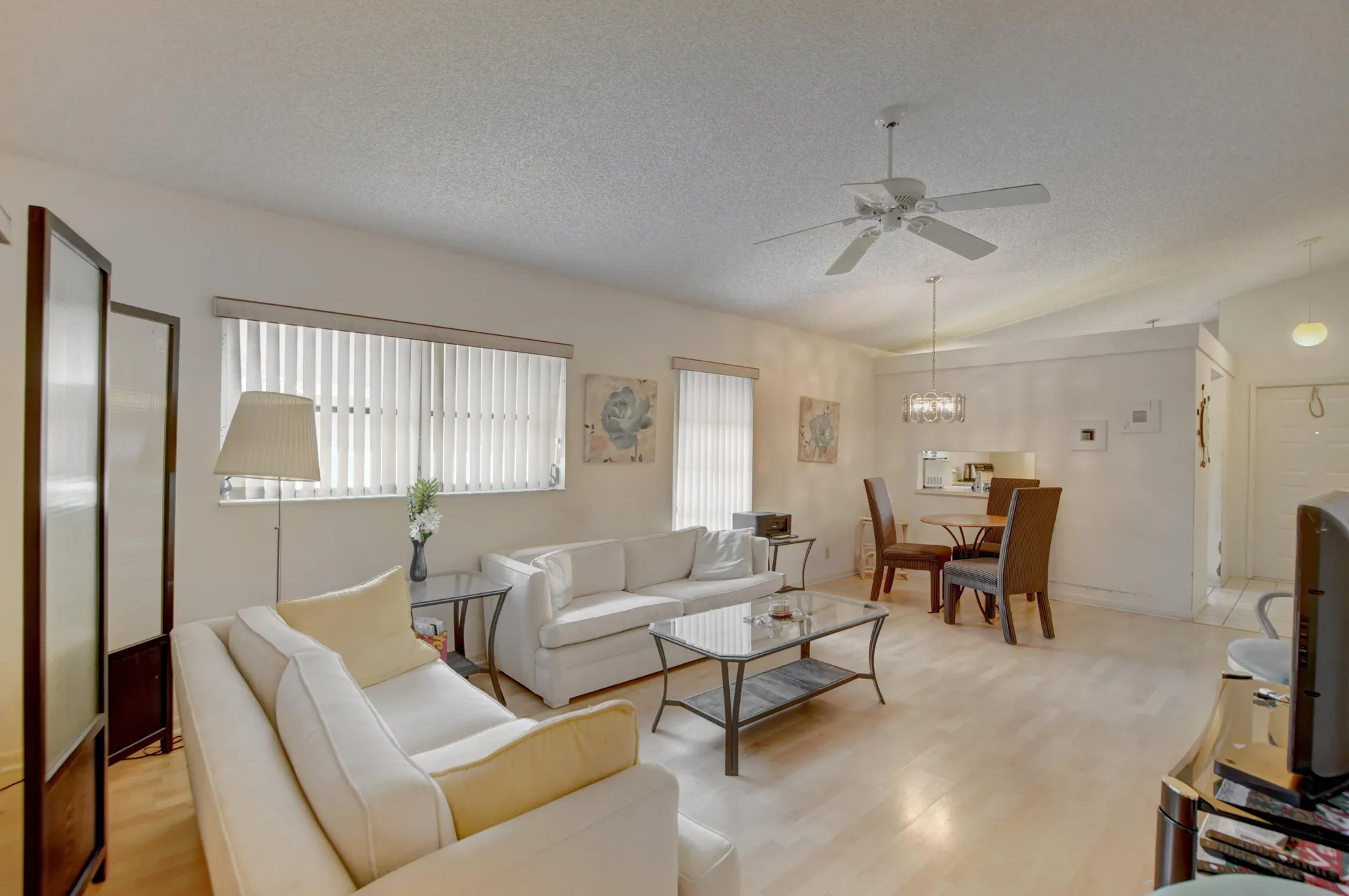 Property Slideshow image 14 of 40 | 8089 springtree rd, Boca Raton, FL, 33496