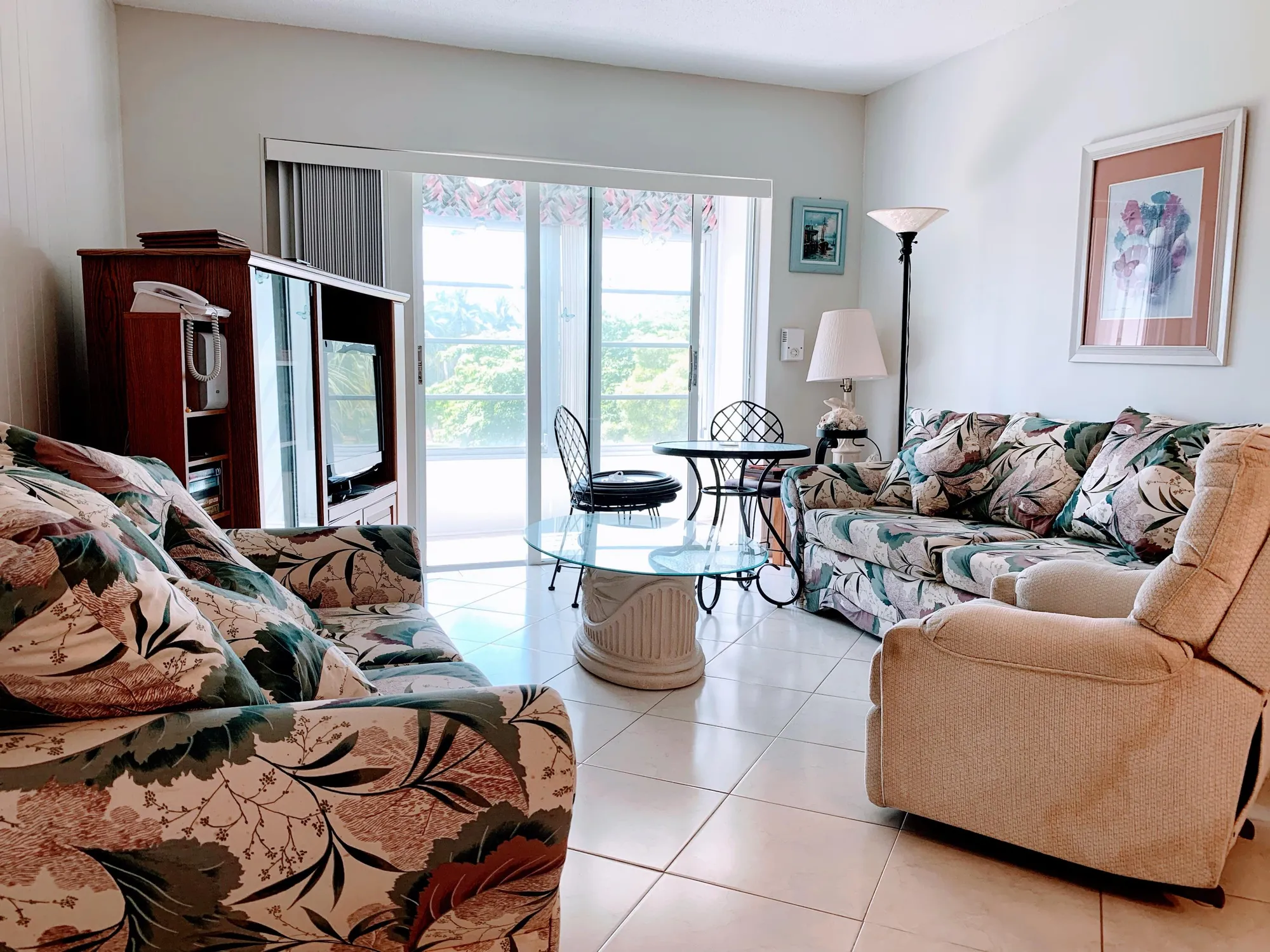 Property Slideshow image 2 of 27 | 2800 nw 47th ter 304b, Lauderdale Lakes, FL, 33313