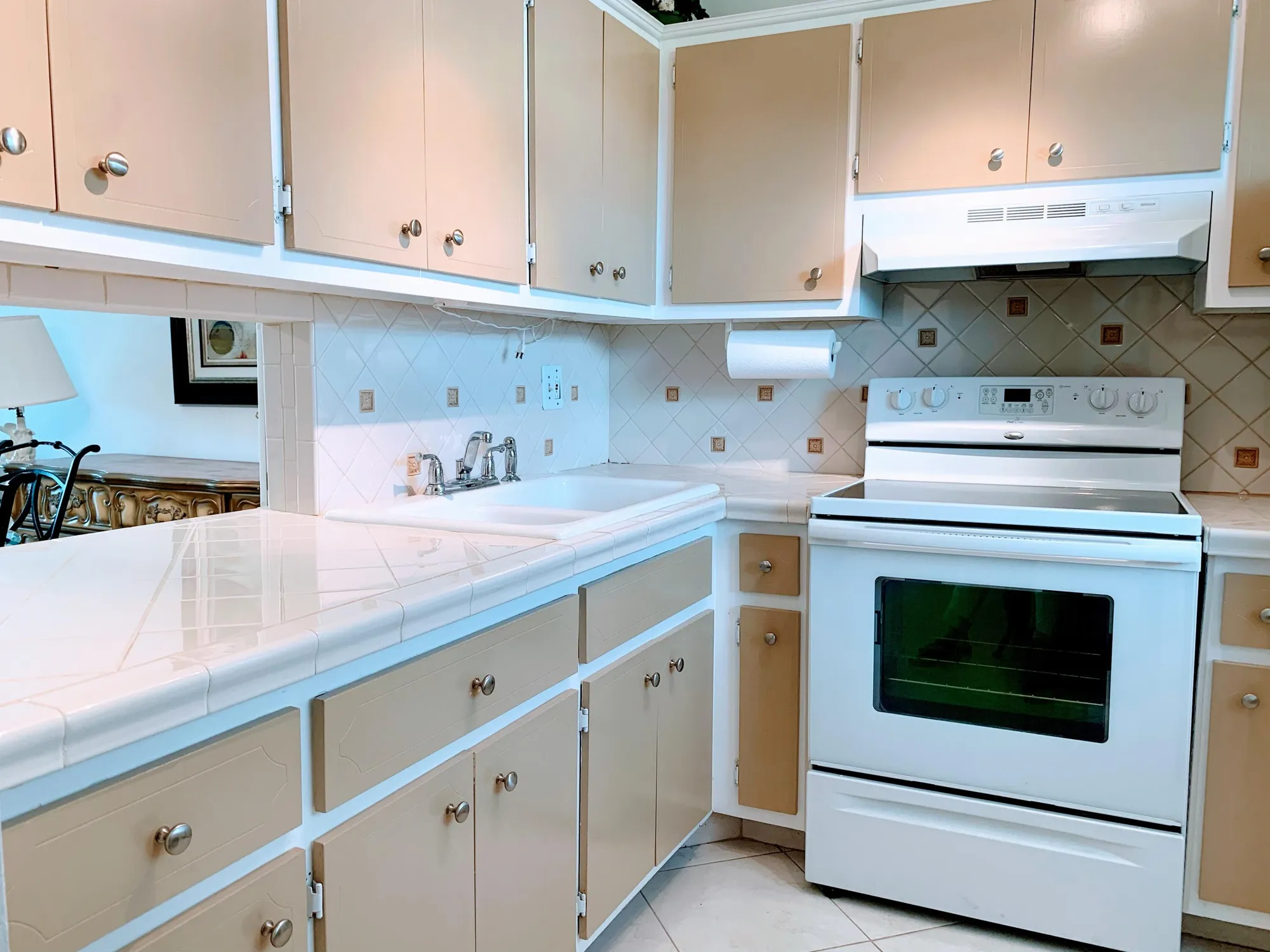 Property Slideshow image 8 of 27 | 2800 nw 47th ter 304b, Lauderdale Lakes, FL, 33313