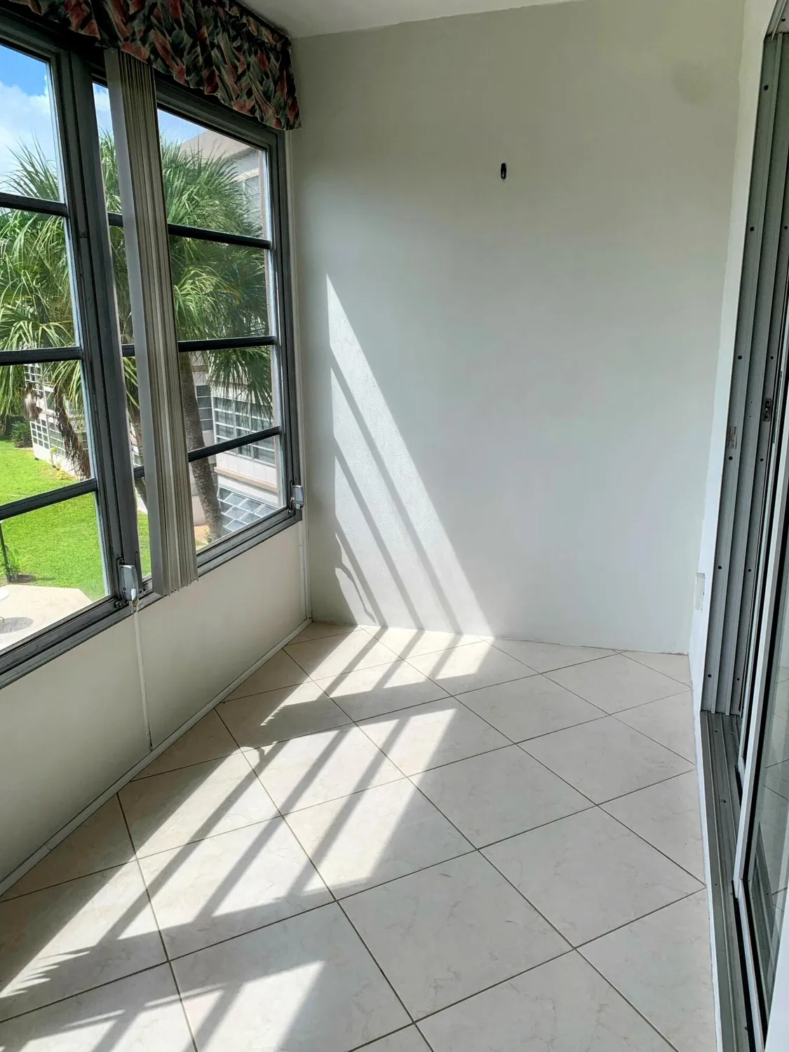 Property Slideshow image 13 of 27 | 2800 nw 47th ter 304b, Lauderdale Lakes, FL, 33313