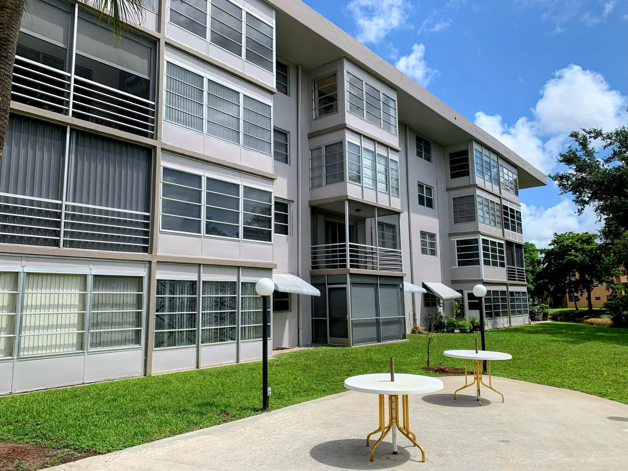 Property Slideshow image 17 of 27 | 2800 nw 47th ter 304b, Lauderdale Lakes, FL, 33313