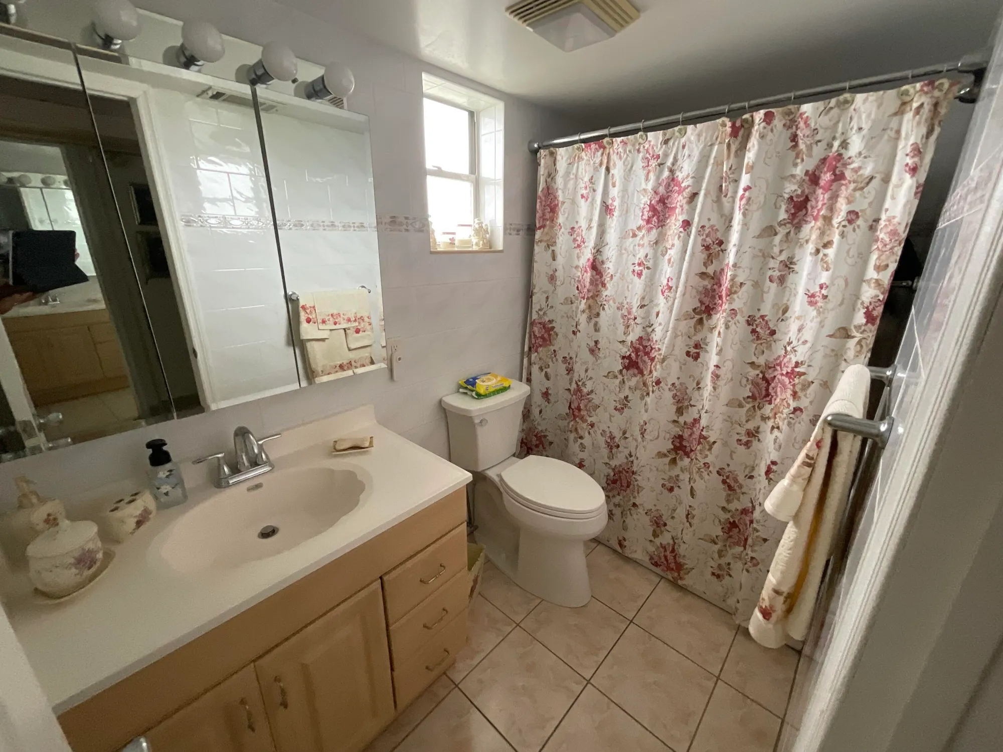 Property Slideshow image 16 of 65 | 2728 garden dr n apt 415, Lake Worth Beach, FL, 33461