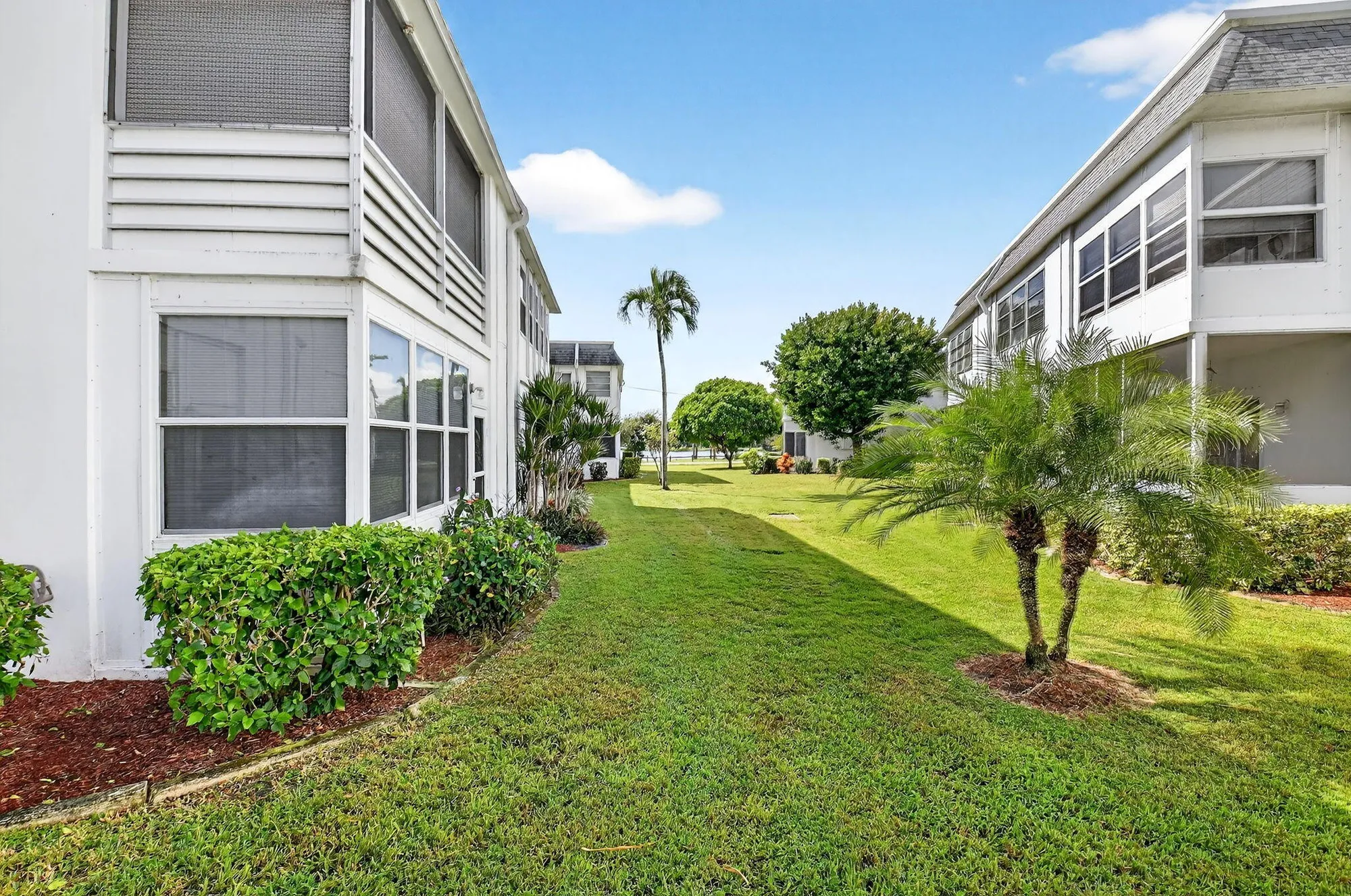 Property Slideshow image 37 of 50 | 3160 lake osborne dr 107, Lake Worth Beach, FL, 33461
