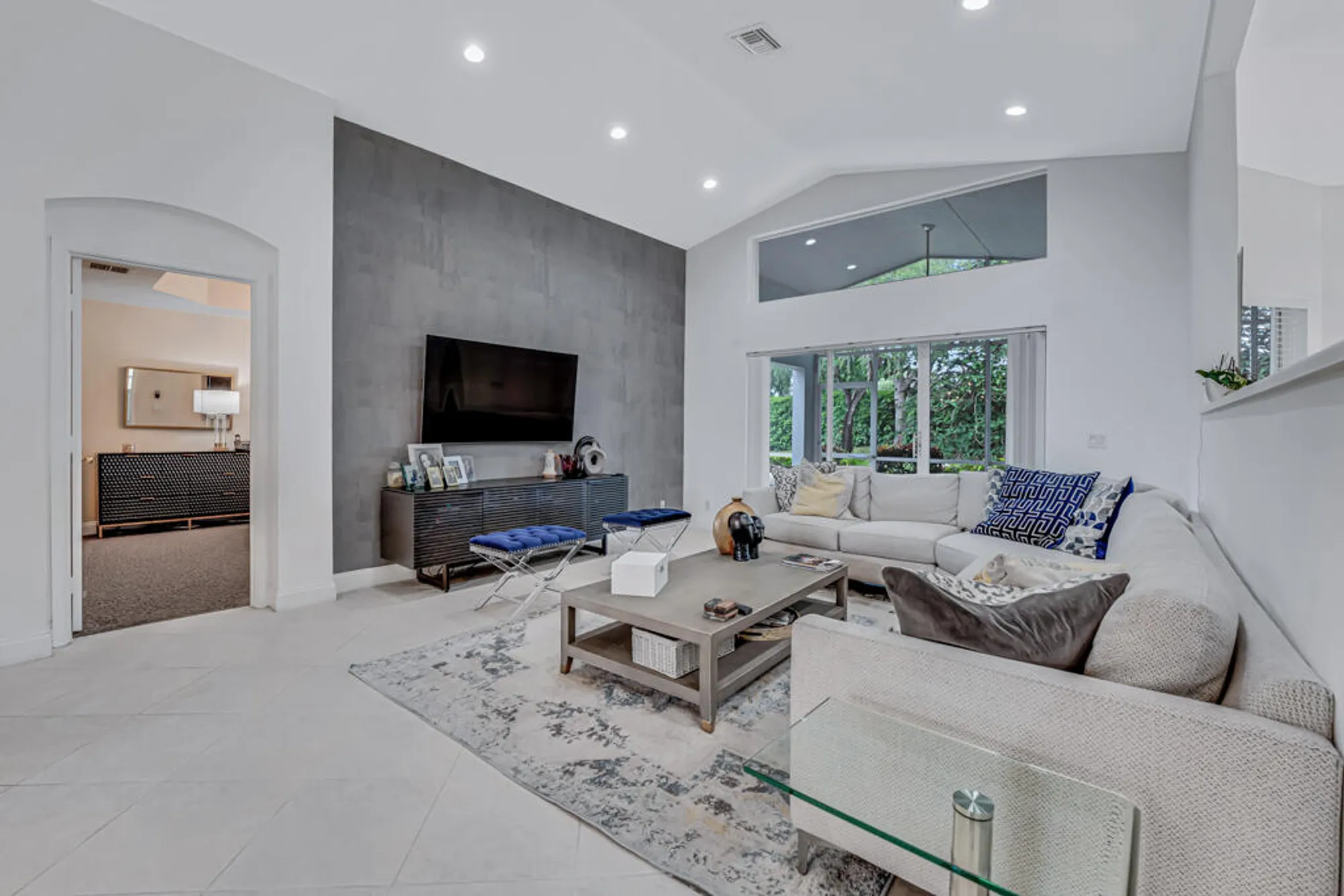 Property Slideshow image 8 of 50 | 6370 via primo st, Lake Worth, FL, 33467