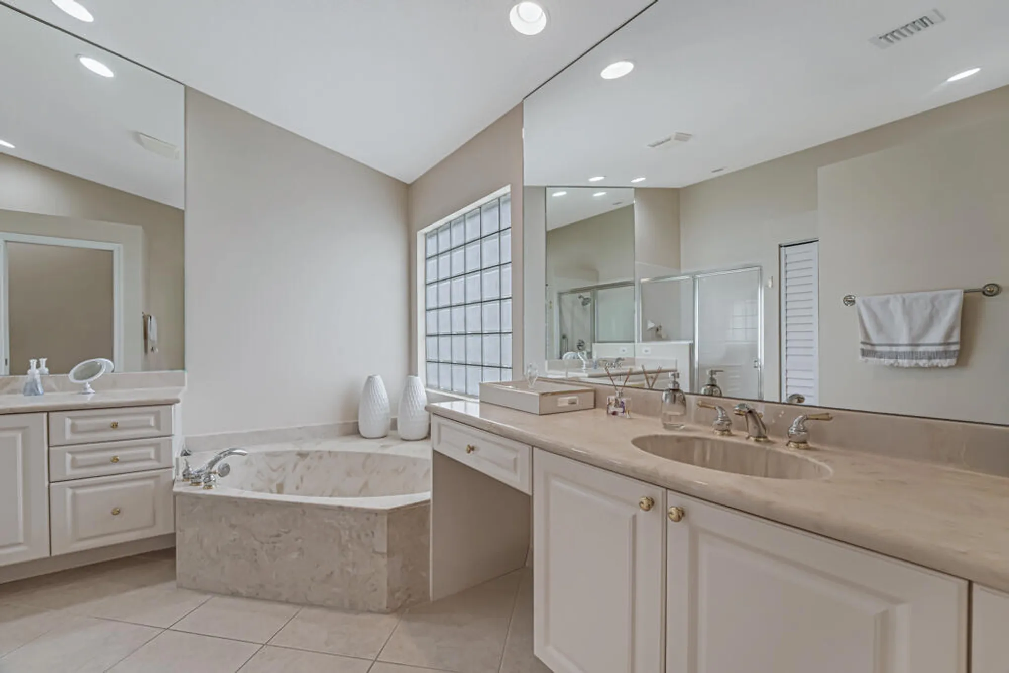 Property Slideshow image 19 of 50 | 6370 via primo st, Lake Worth, FL, 33467