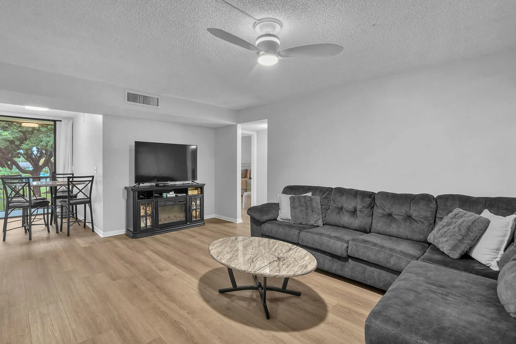 Property Slideshow image 2 of 40 | 5190 las verdes cir 214, Delray Beach, FL, 33484