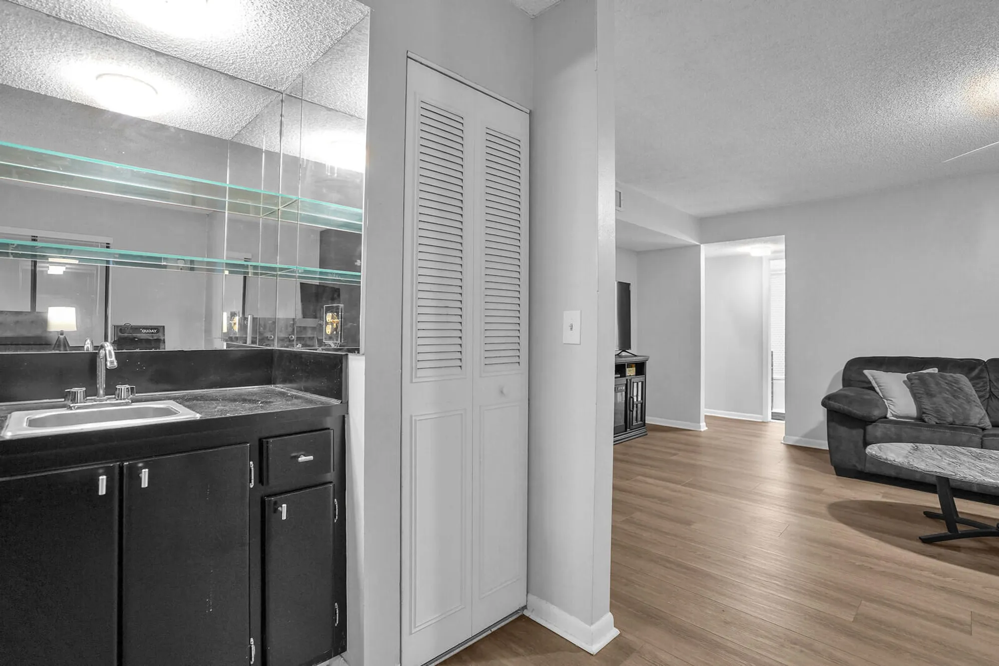 Property Slideshow image 8 of 40 | 5190 las verdes cir 214, Delray Beach, FL, 33484