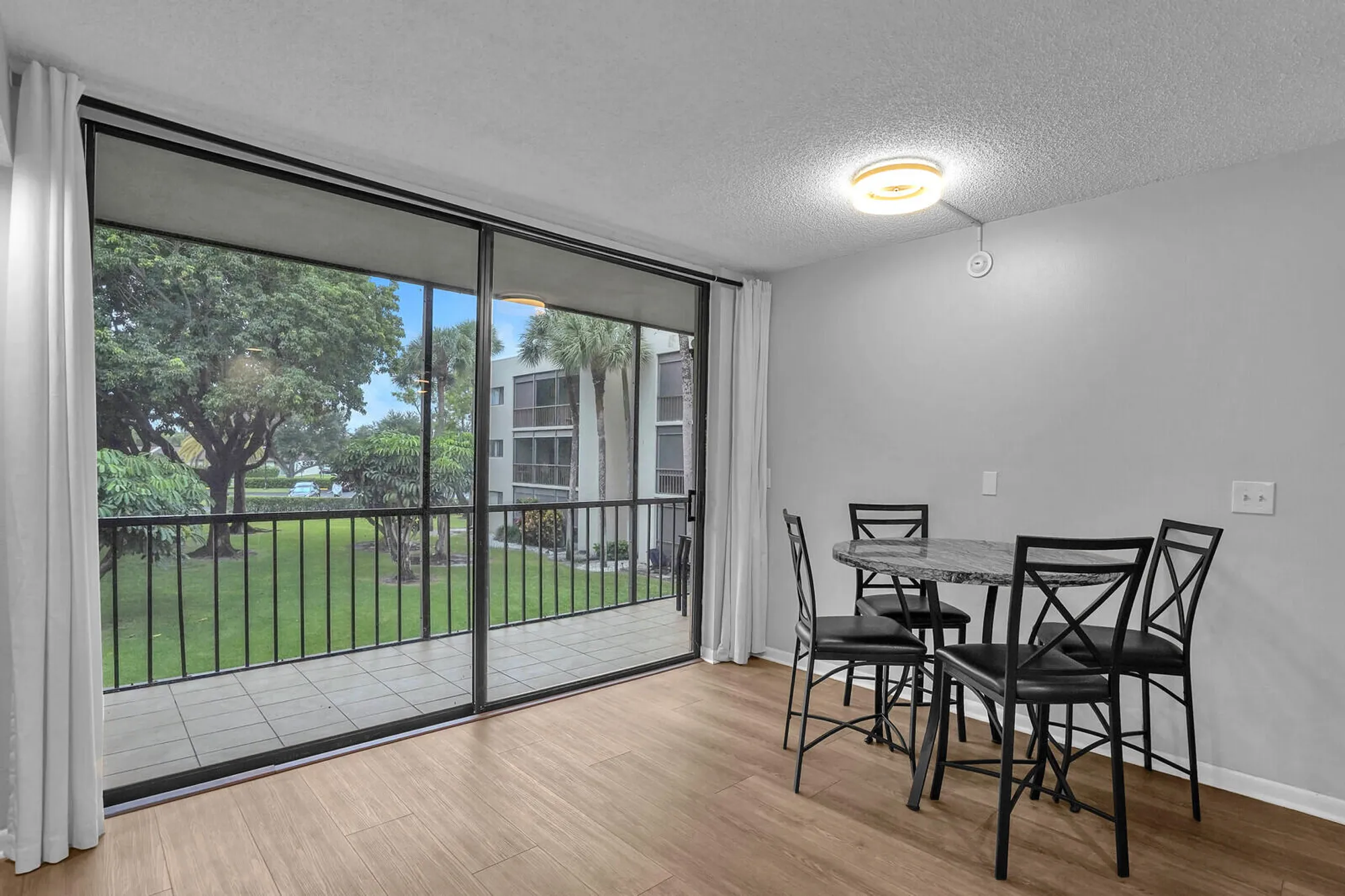 Property Slideshow image 13 of 40 | 5190 las verdes cir 214, Delray Beach, FL, 33484