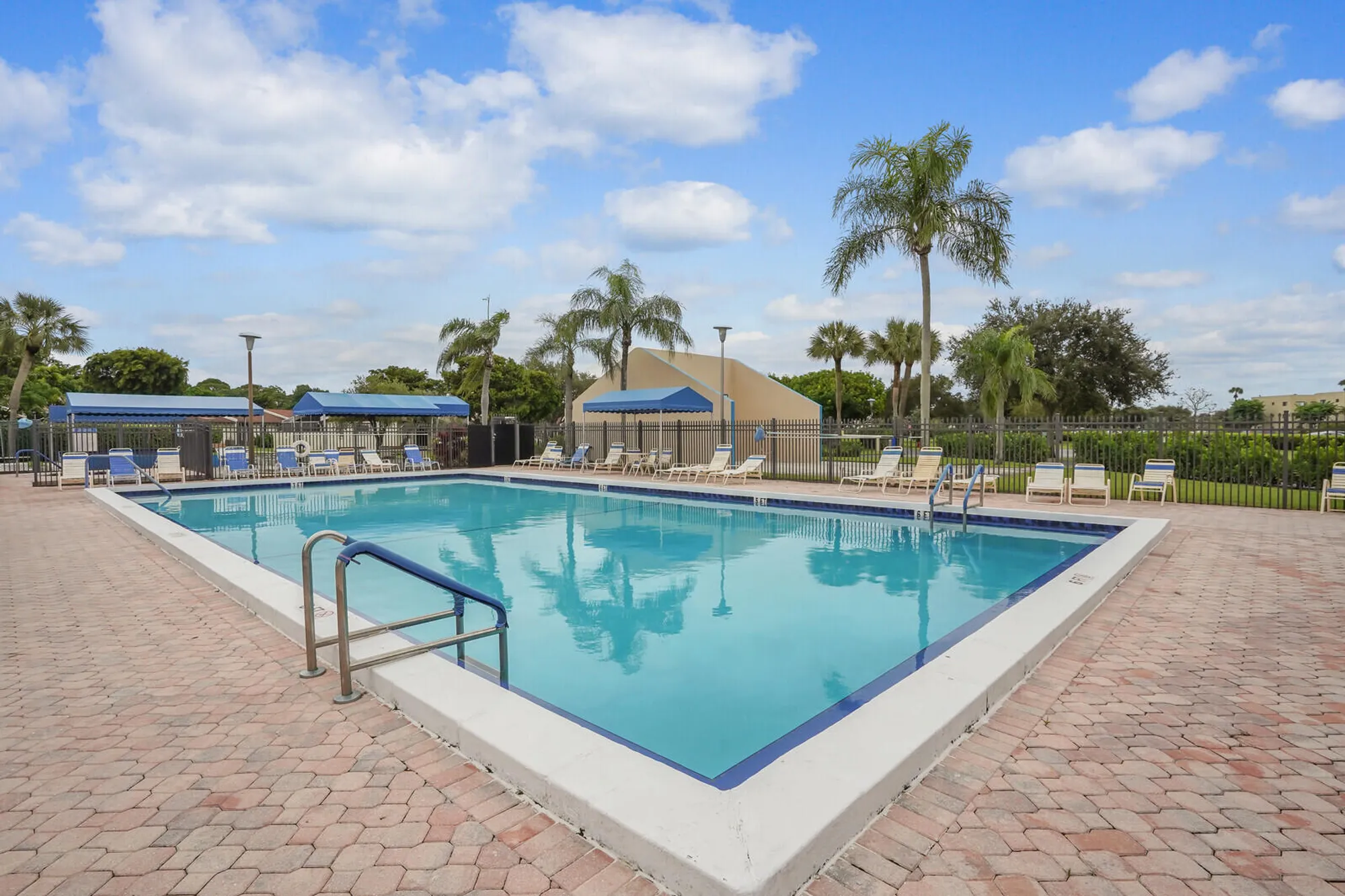 Property Slideshow image 26 of 40 | 5190 las verdes cir 214, Delray Beach, FL, 33484