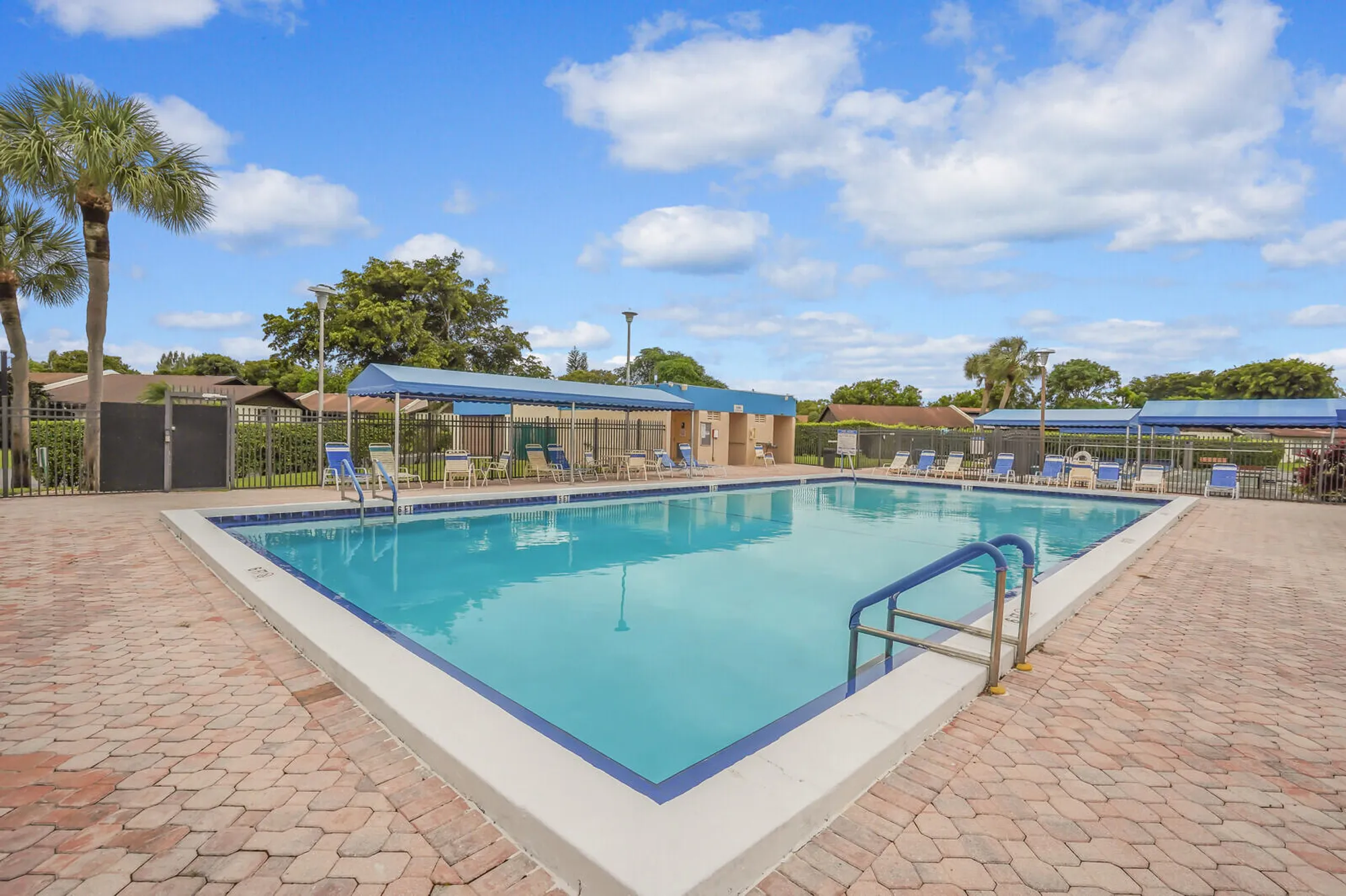 Property Slideshow image 27 of 40 | 5190 las verdes cir 214, Delray Beach, FL, 33484