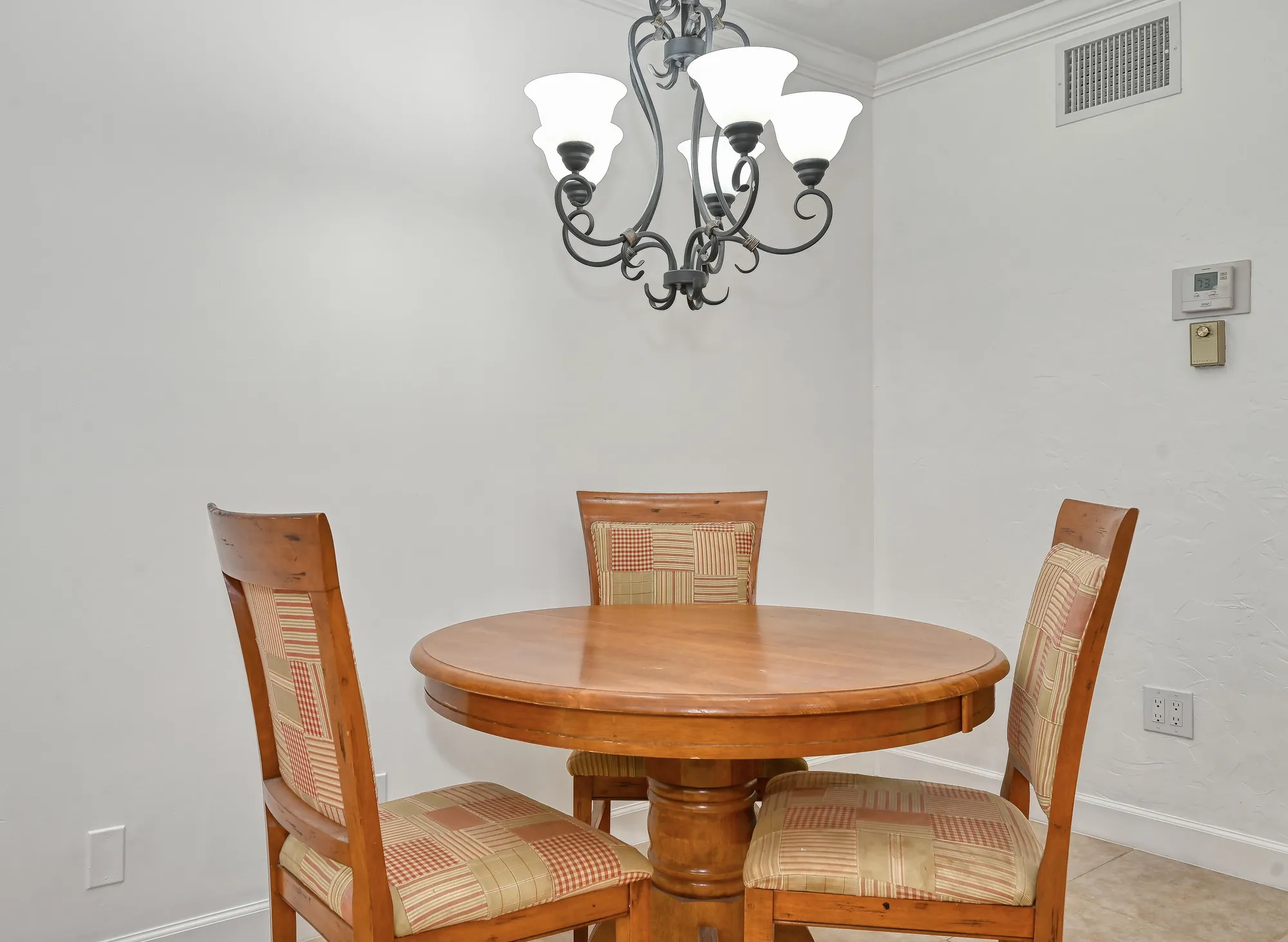 Property Slideshow image 5 of 19 | 102 coventry e unit e, West Palm Beach, FL, 33417