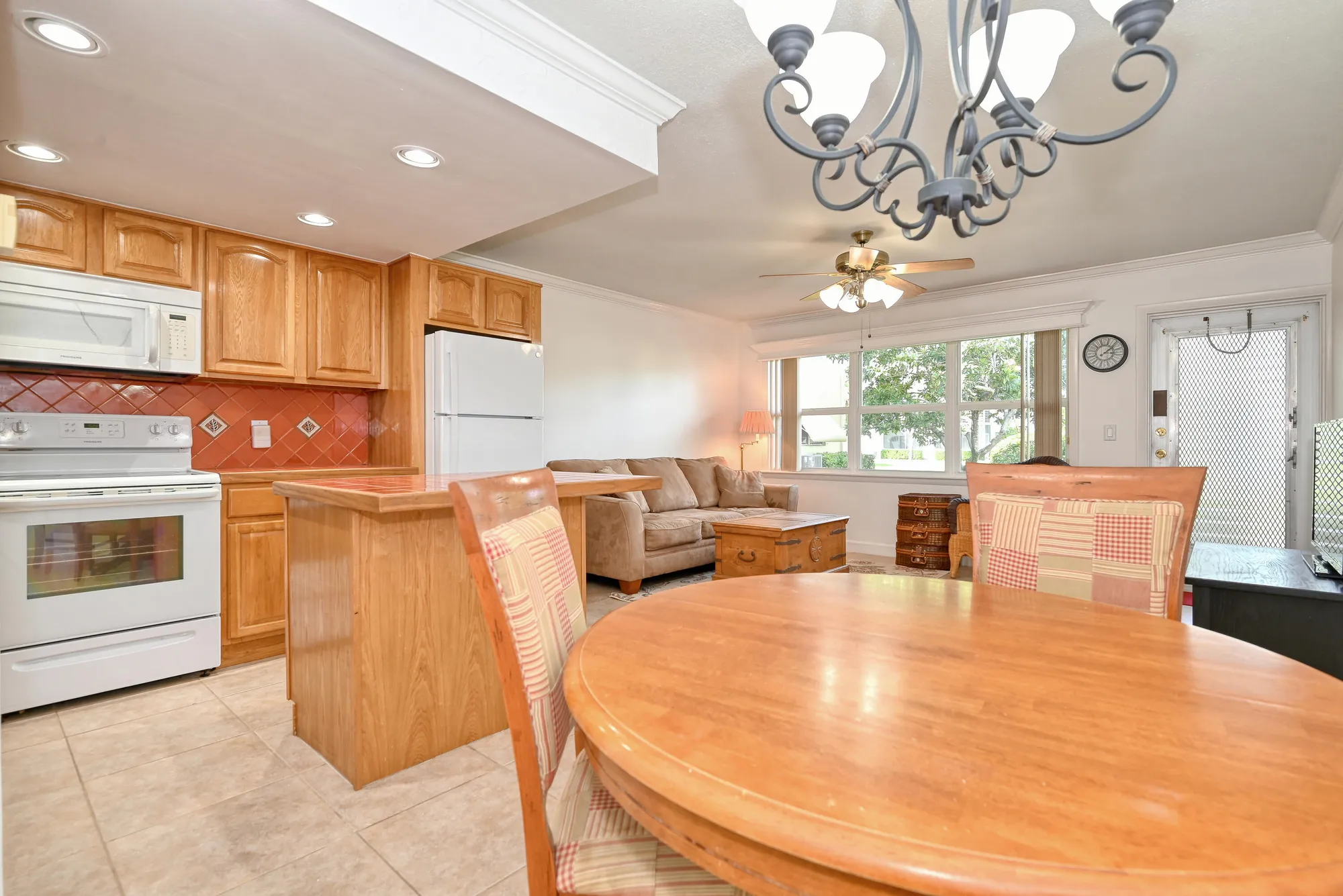 Property Slideshow image 6 of 19 | 102 coventry e unit e, West Palm Beach, FL, 33417