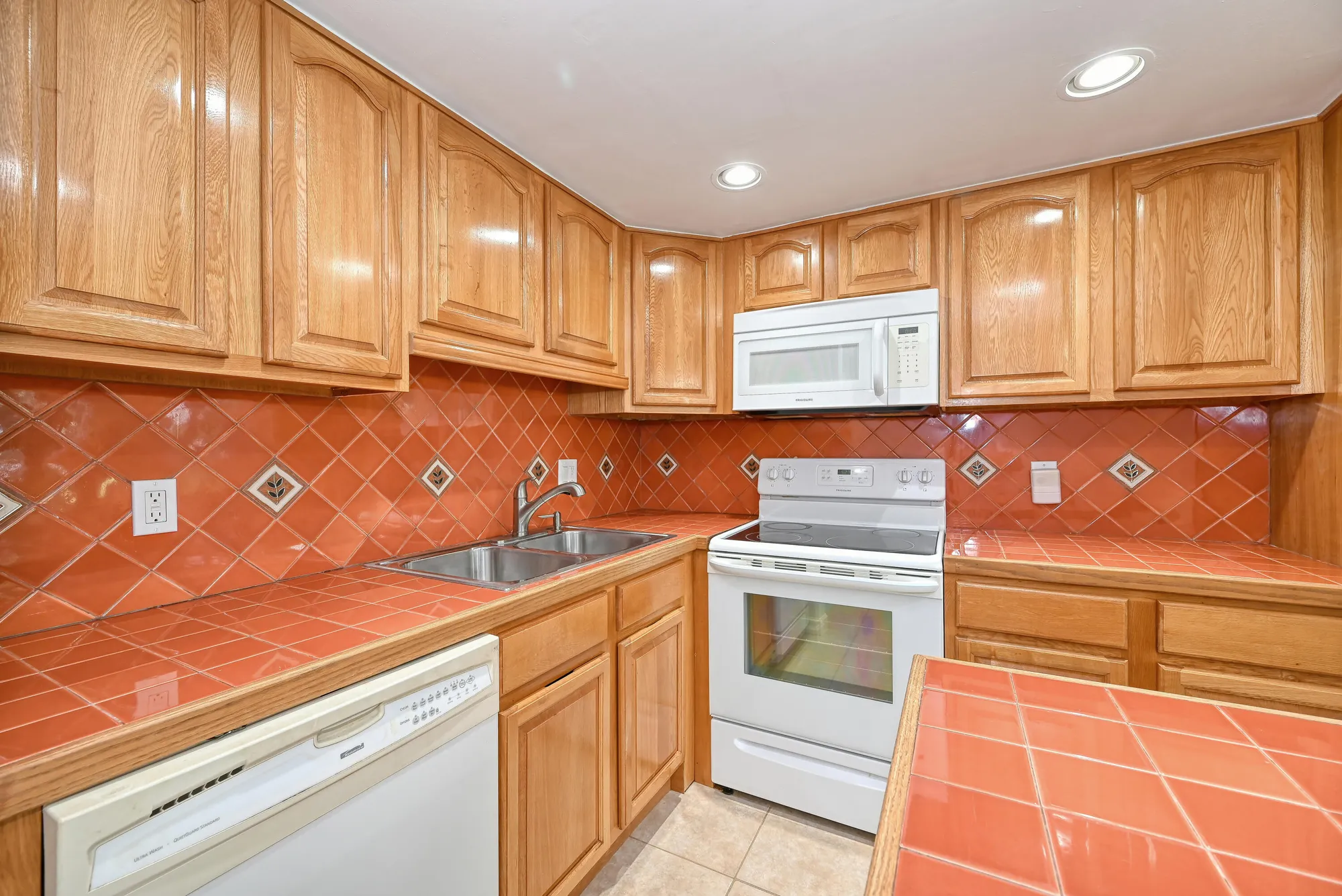 Property Slideshow image 8 of 19 | 102 coventry e unit e, West Palm Beach, FL, 33417