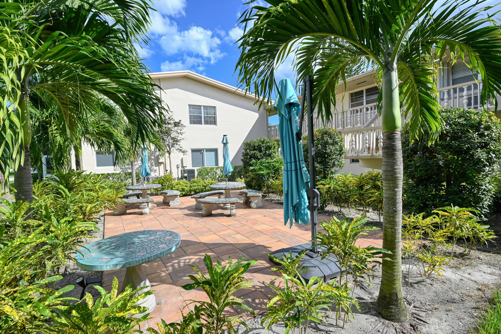 Property Slideshow image 14 of 19 | 102 coventry e unit e, West Palm Beach, FL, 33417