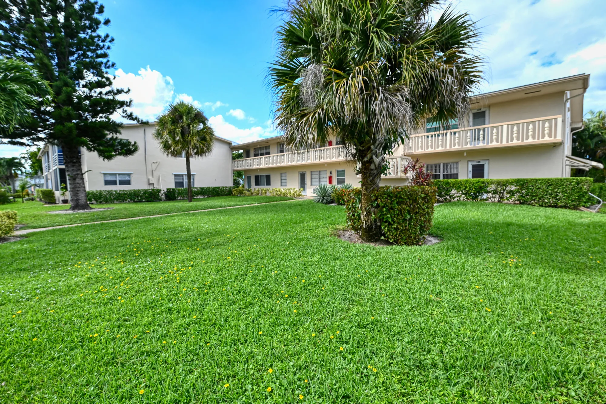 Property Slideshow image 16 of 19 | 102 coventry e unit e, West Palm Beach, FL, 33417