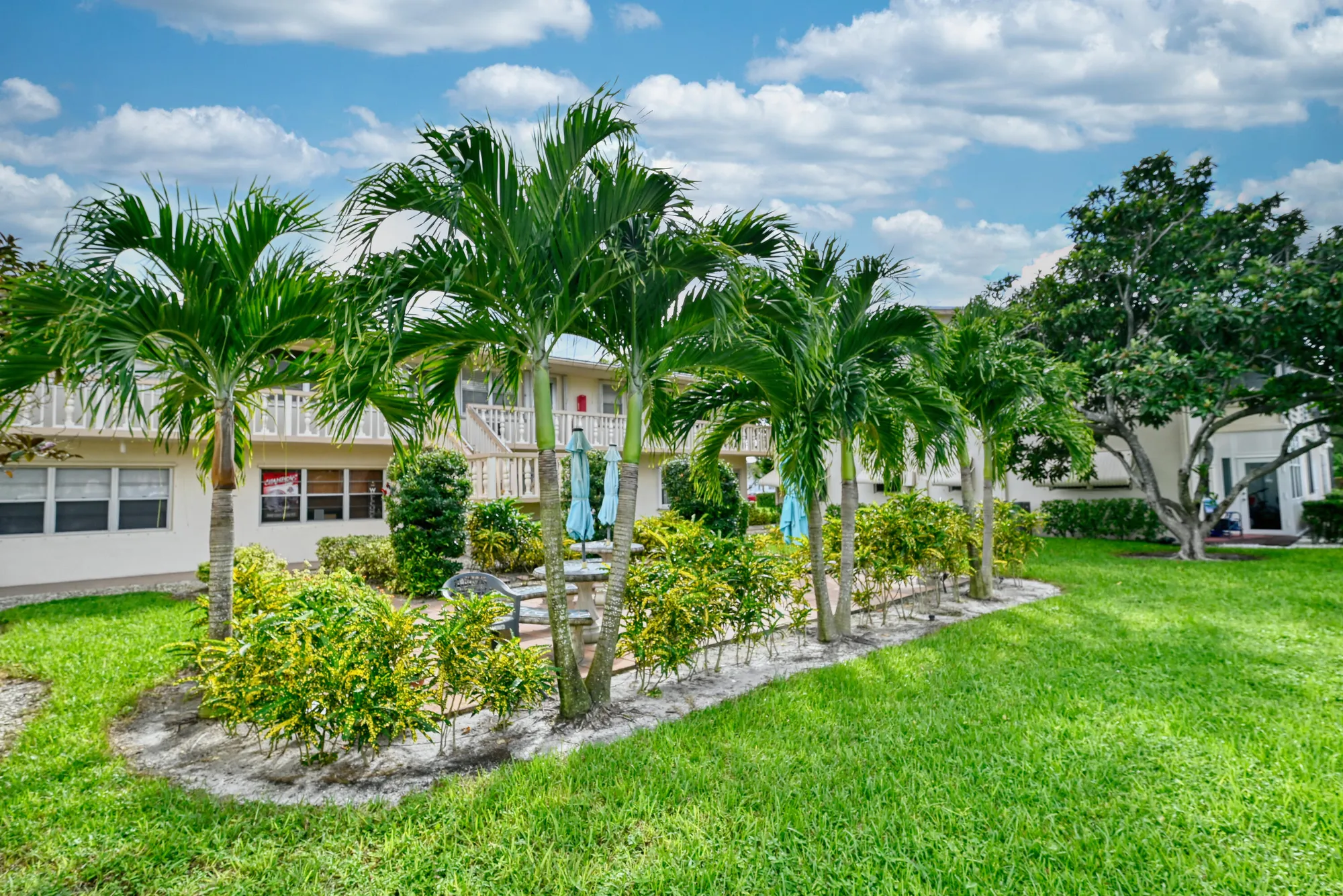 Property Slideshow image 15 of 19 | 102 coventry e unit e, West Palm Beach, FL, 33417