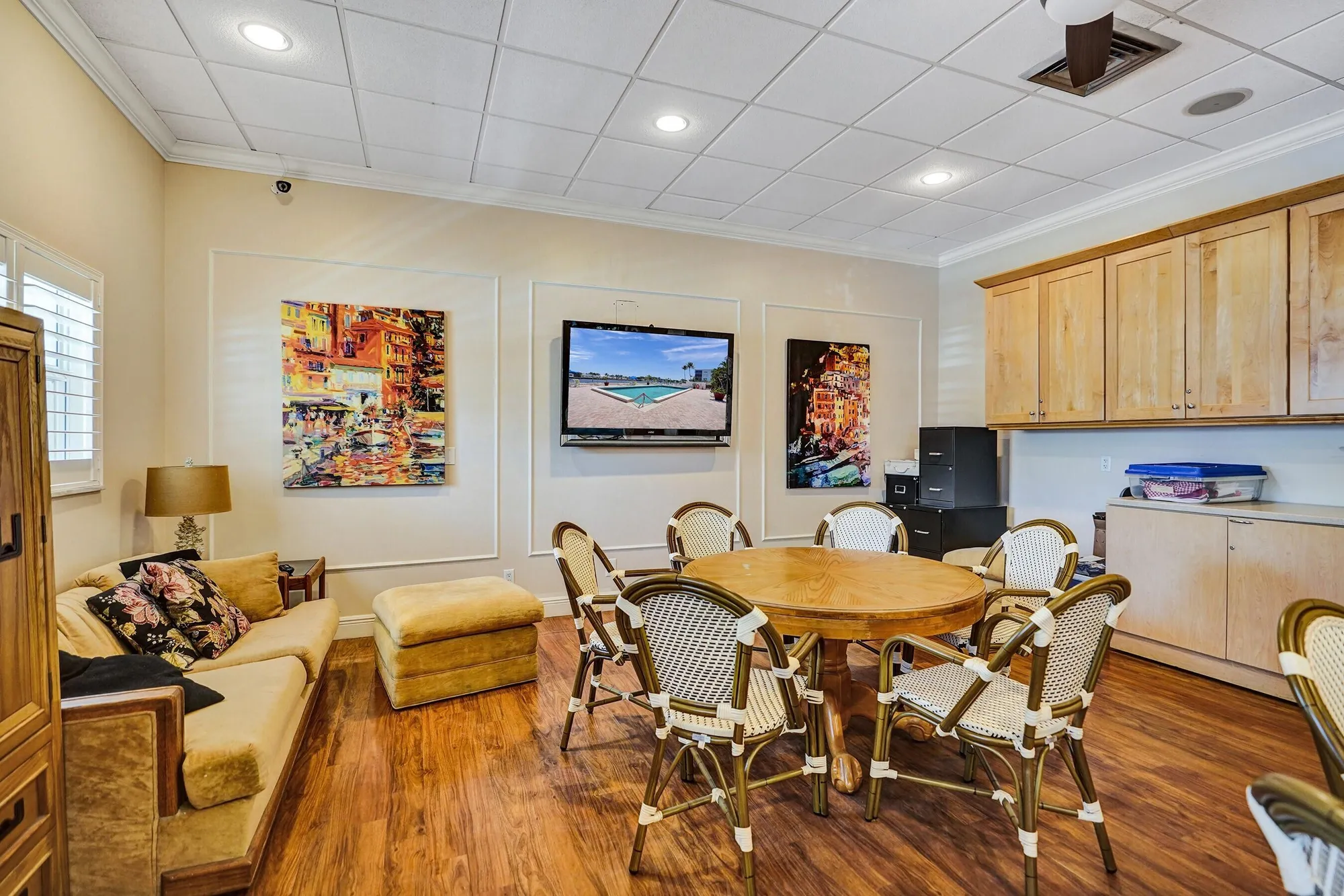 Property Slideshow image 16 of 21 | 2000 s federal hwy apt 307, Boynton Beach, FL, 33435