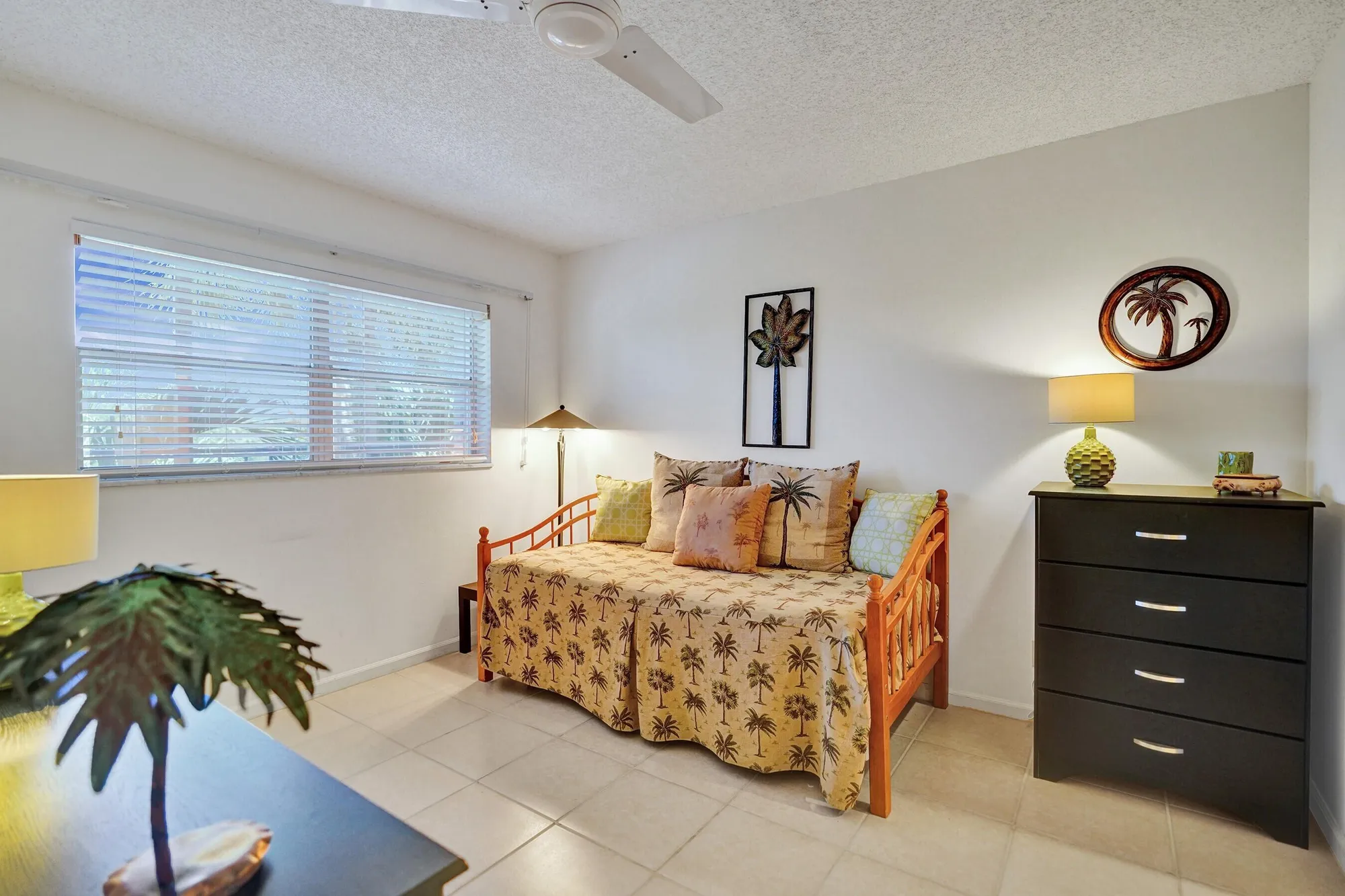 Property Slideshow image 12 of 21 | 2000 s federal hwy apt 307, Boynton Beach, FL, 33435