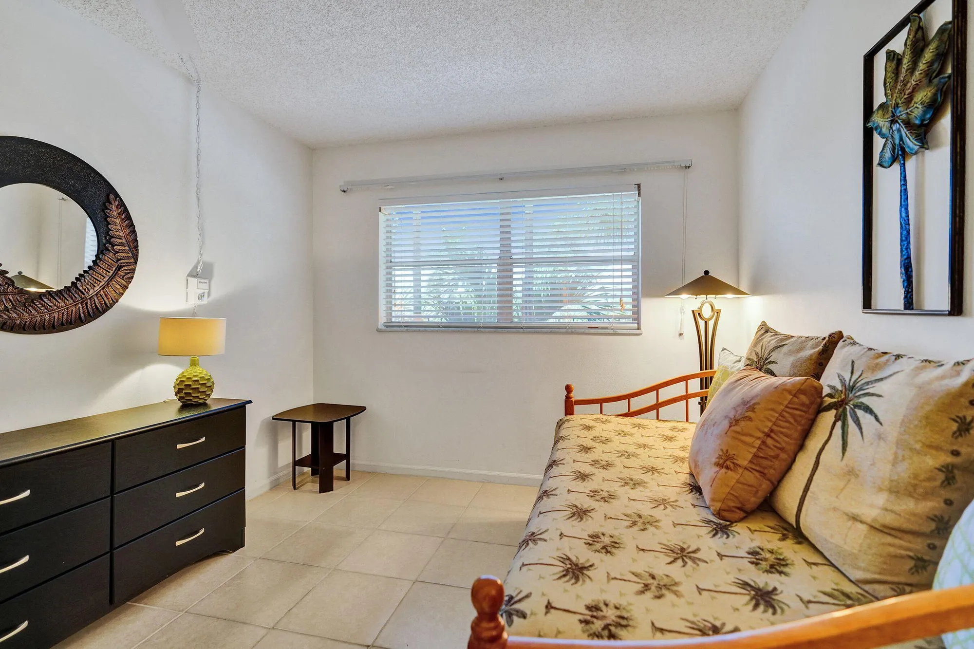 Property Slideshow image 13 of 21 | 2000 s federal hwy apt 307, Boynton Beach, FL, 33435