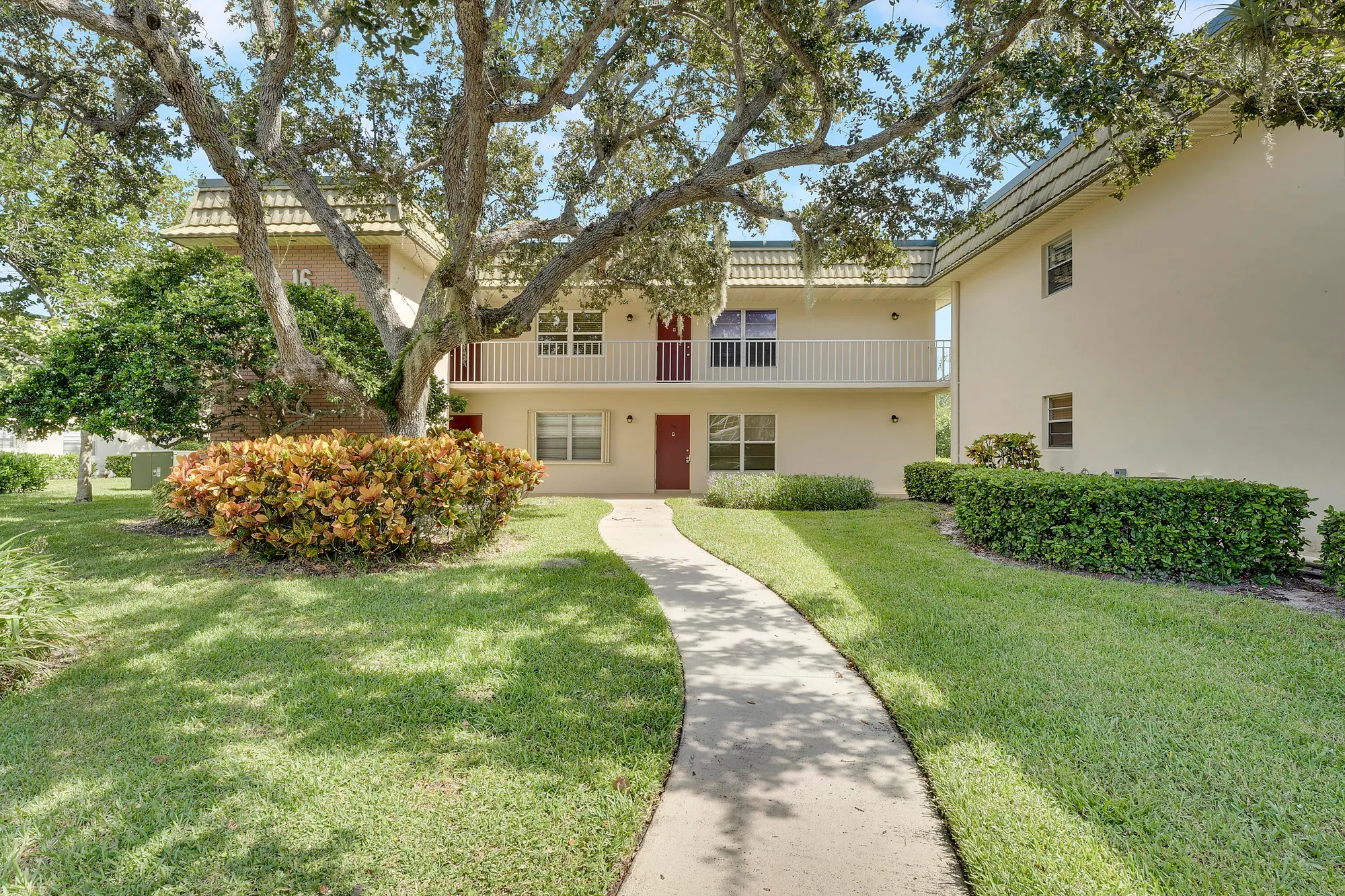 Property Slideshow image 1 of 28 | 16 vista gardens trl 106, Vero Beach, FL, 32962