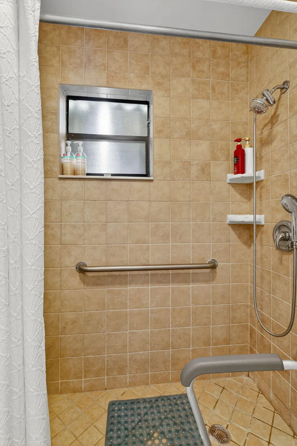 Property Slideshow image 22 of 37 | 9790 tabebuia tree dr a, Boynton Beach, FL, 33436