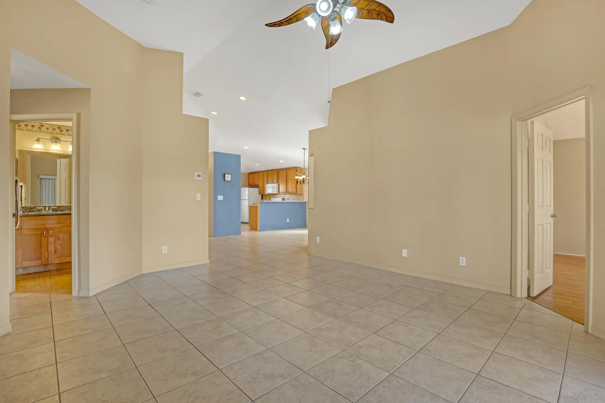 Property Slideshow image 11 of 49 | 8022 duomo cir, Boynton Beach, FL, 33472