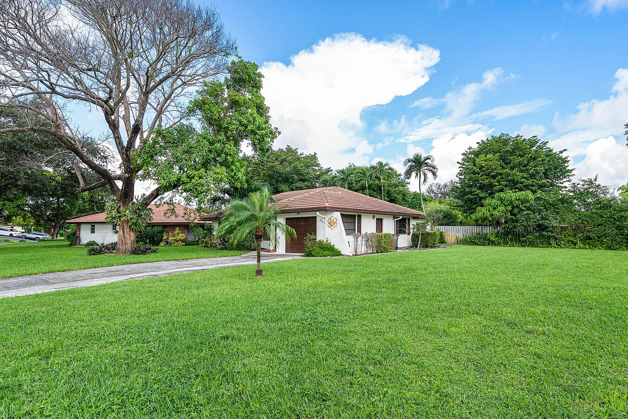 Property Slideshow image 3 of 24 | 301 nw 42nd st, Boca Raton, FL, 33431