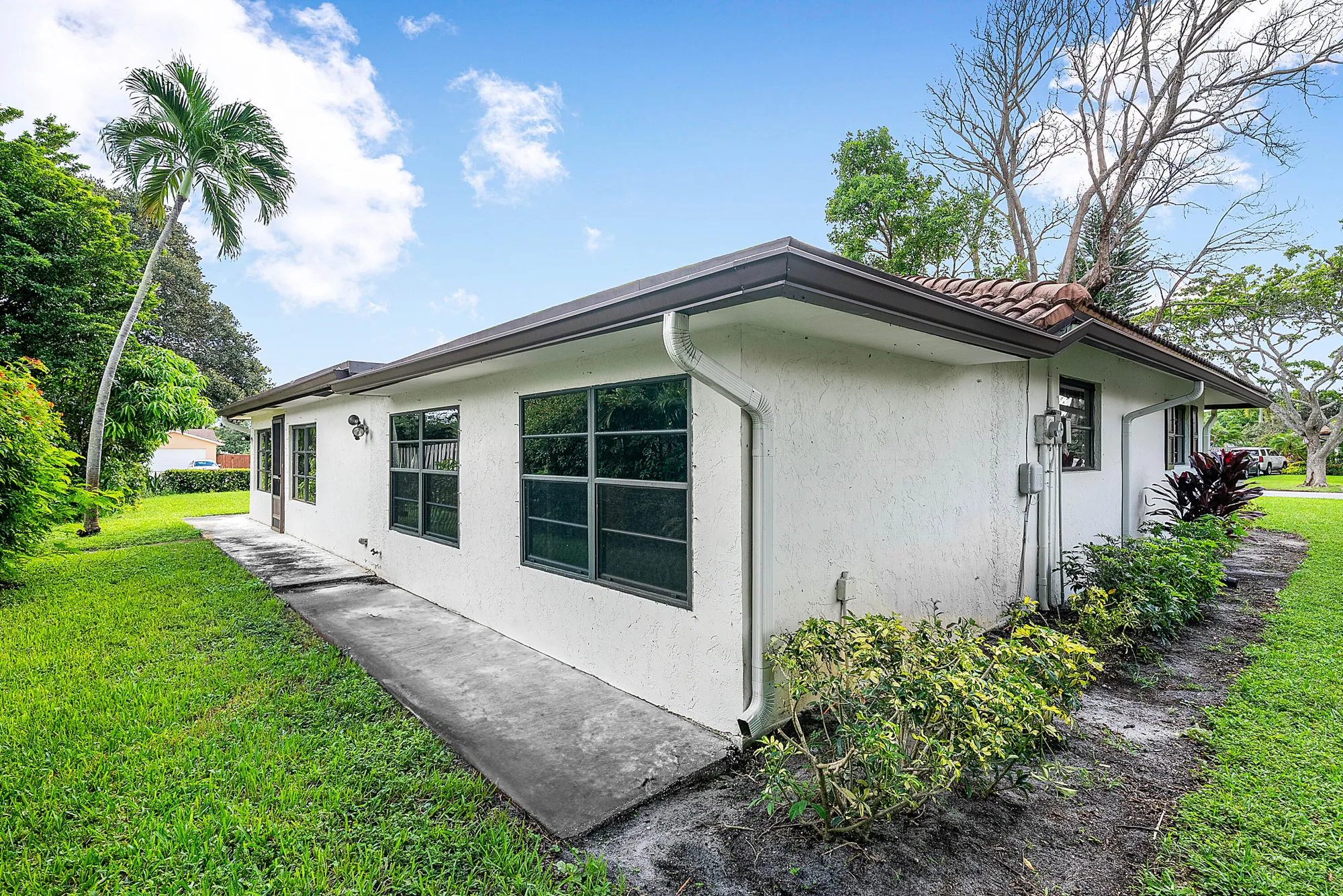 Property Slideshow image 22 of 24 | 301 nw 42nd st, Boca Raton, FL, 33431