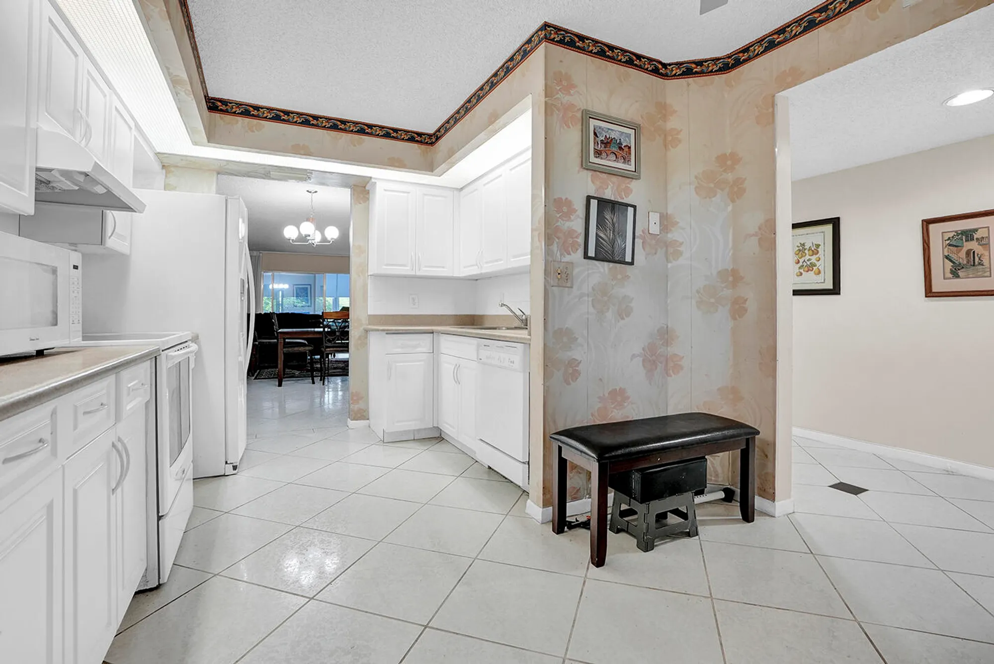 Property Slideshow image 13 of 40 | 1605 abaco dr apt j4, Coconut Creek, FL, 33066