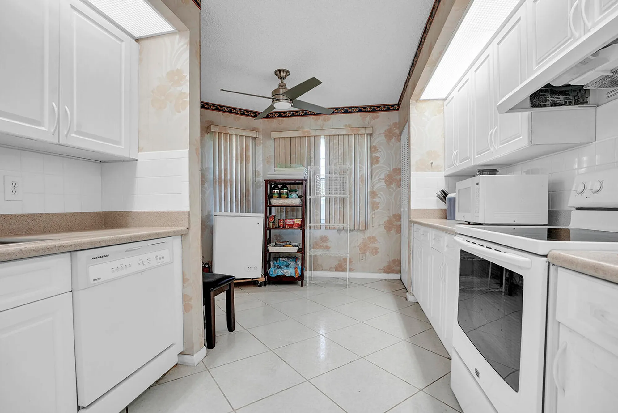 Property Slideshow image 12 of 40 | 1605 abaco dr apt j4, Coconut Creek, FL, 33066