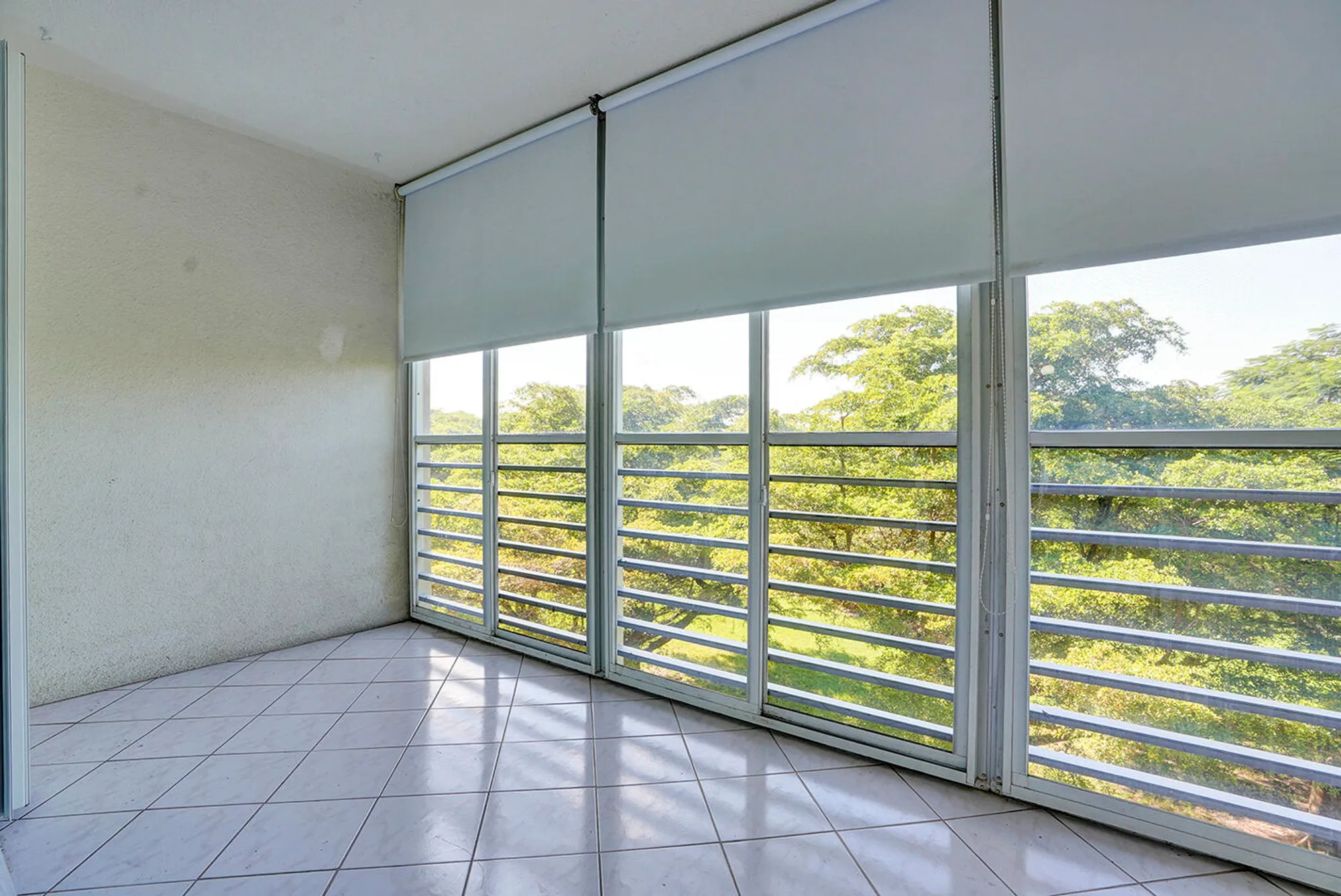 Property Slideshow image 22 of 40 | 1605 abaco dr apt j4, Coconut Creek, FL, 33066